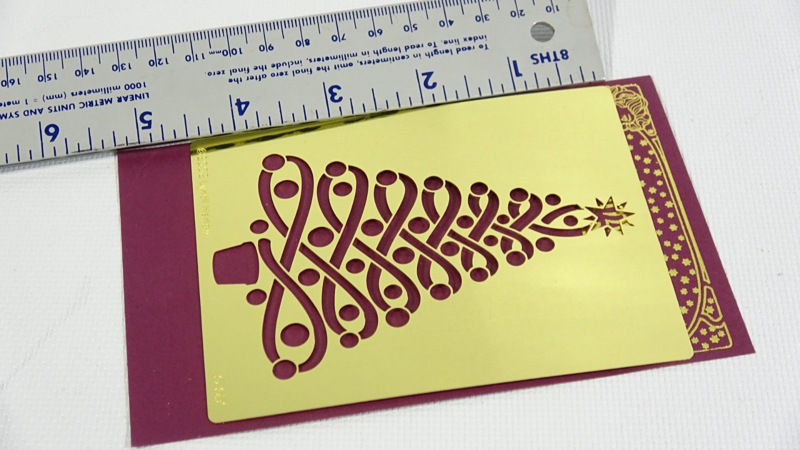 Christmas Tree - Dreamweaver Embossing Stencil Template LG651 - 2002