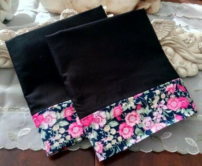 COUNTRY COTTAGE SET OF TWO BEAUTIFUL SPRING FLOWERS ON BLACK PILLOWCASES - NEW