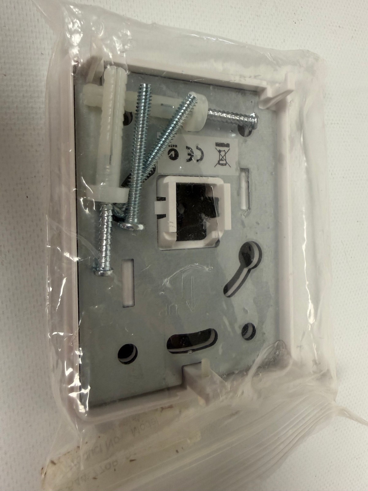 SIEMENS 540-650B SERIES 2000 INTERACTIVE TEC ROOM SENSOR WHITE NEW OPEN BOX
