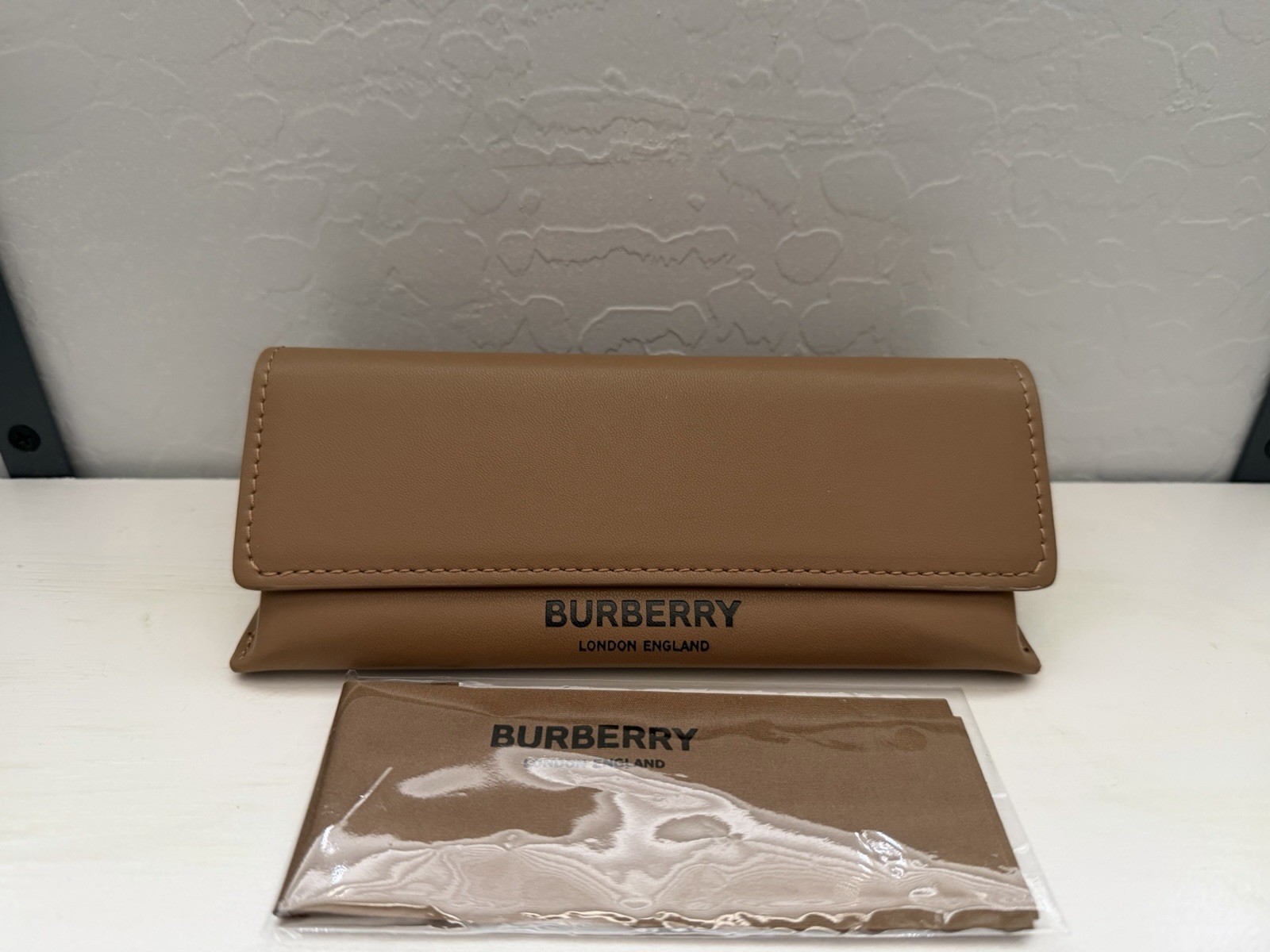 Burberry Small Soft Brown Leather  Eyeglass Case With Mag Snap Closure & Cloth.
