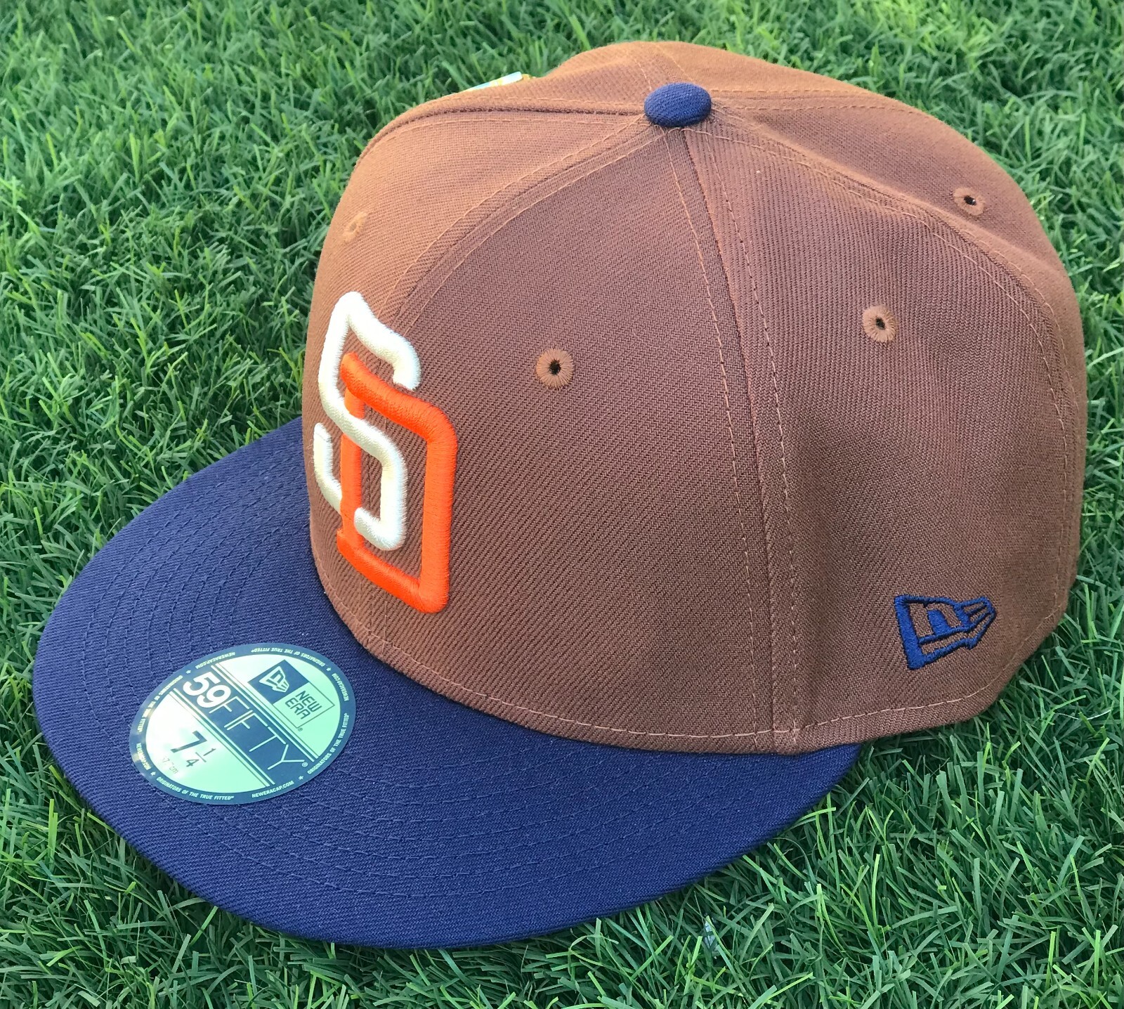 San Diego Padres Fitted Hats New Era Original with pin