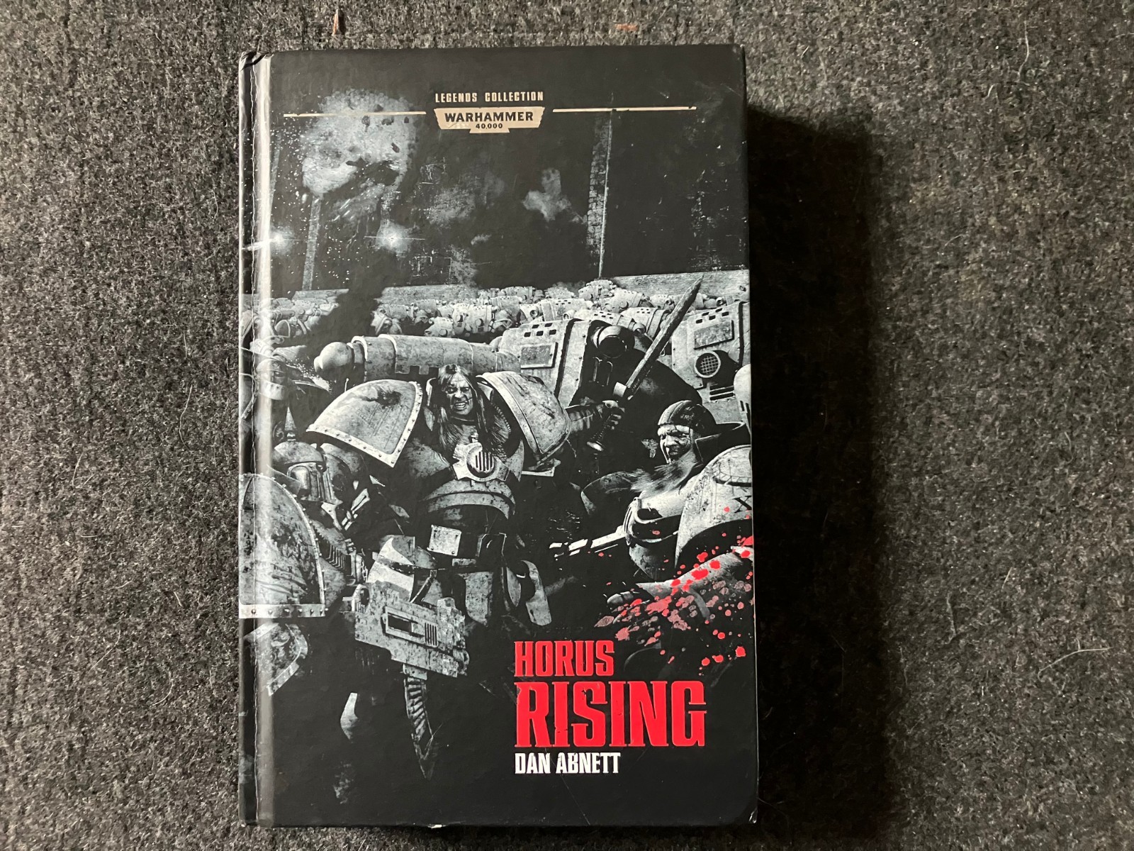 Warhammer 40K Legends Collection  Horus Rising Dan Abnett