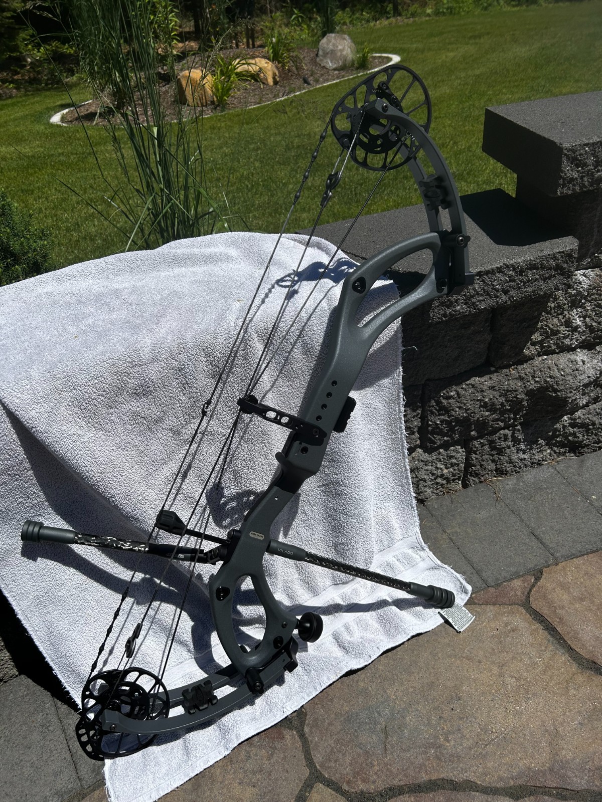PSE Sicario compound bow