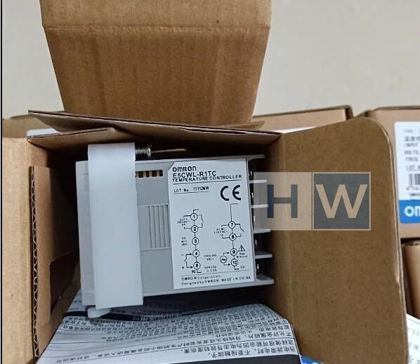 1PC NEW Omron Temperature Controller E5CWL-R1TC