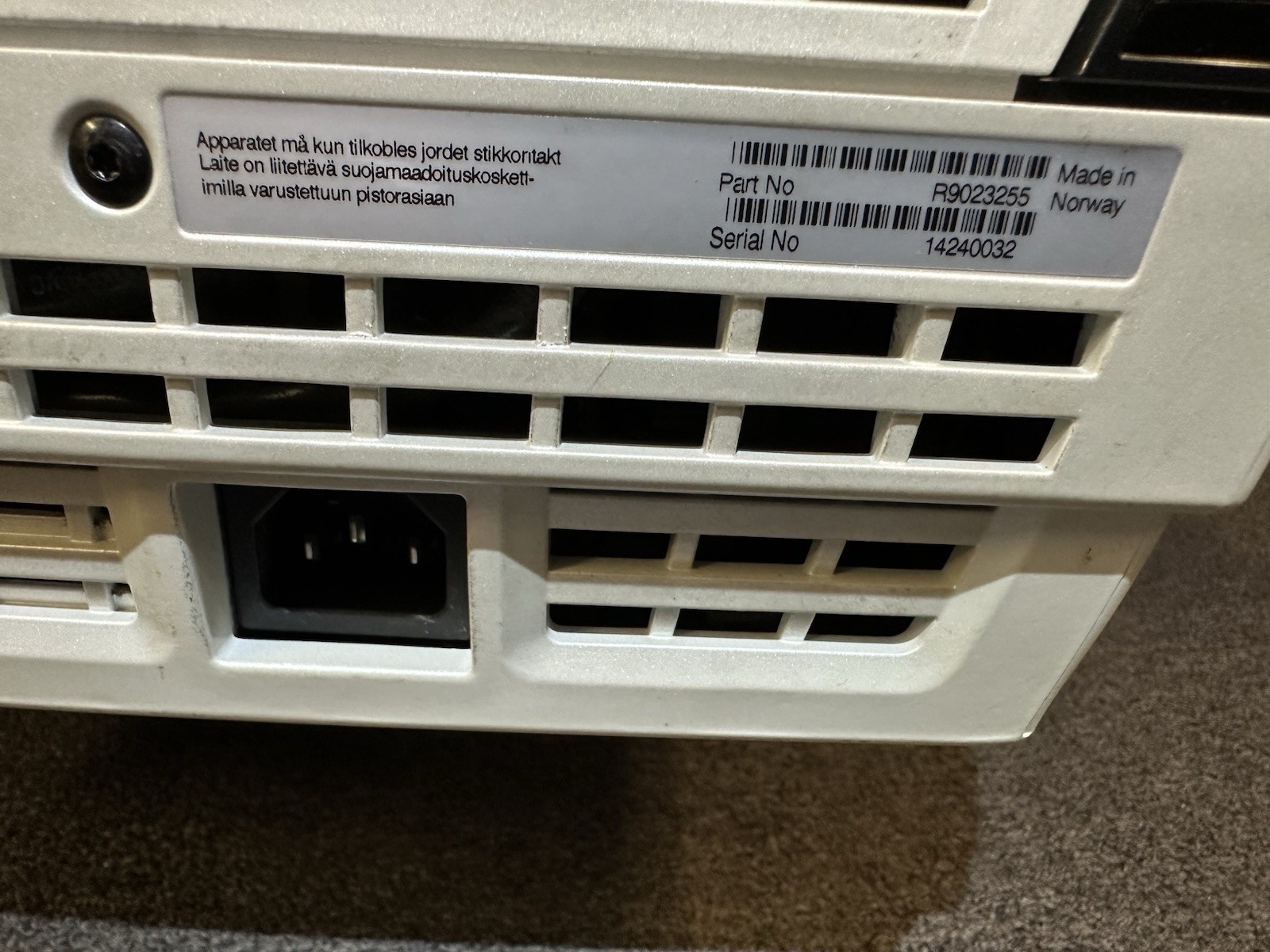 Barco CRPN-62B -447 HOURS ONLY-No Remote