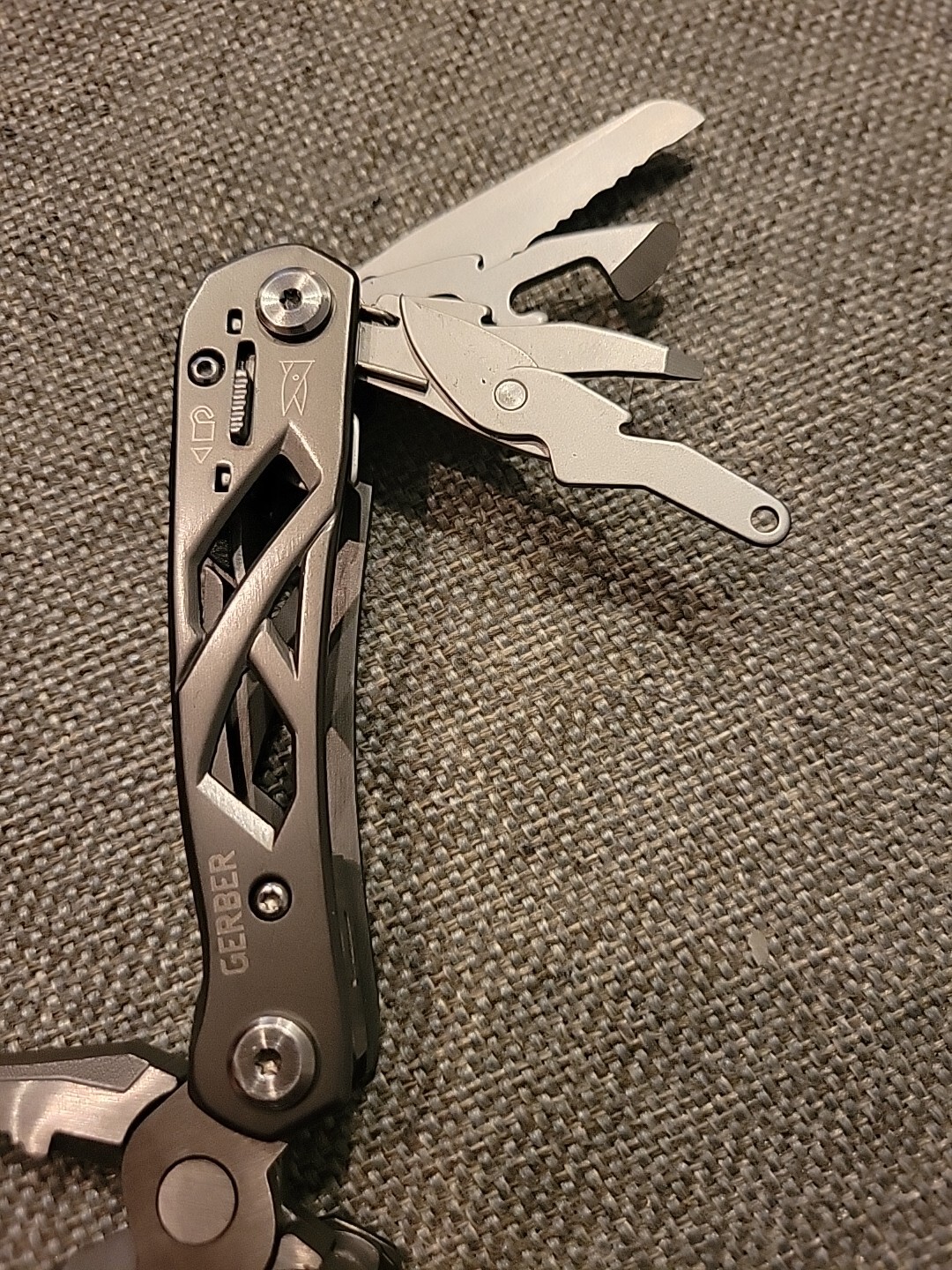Gerber Essentials Suspension Titanium Gray New Never Used