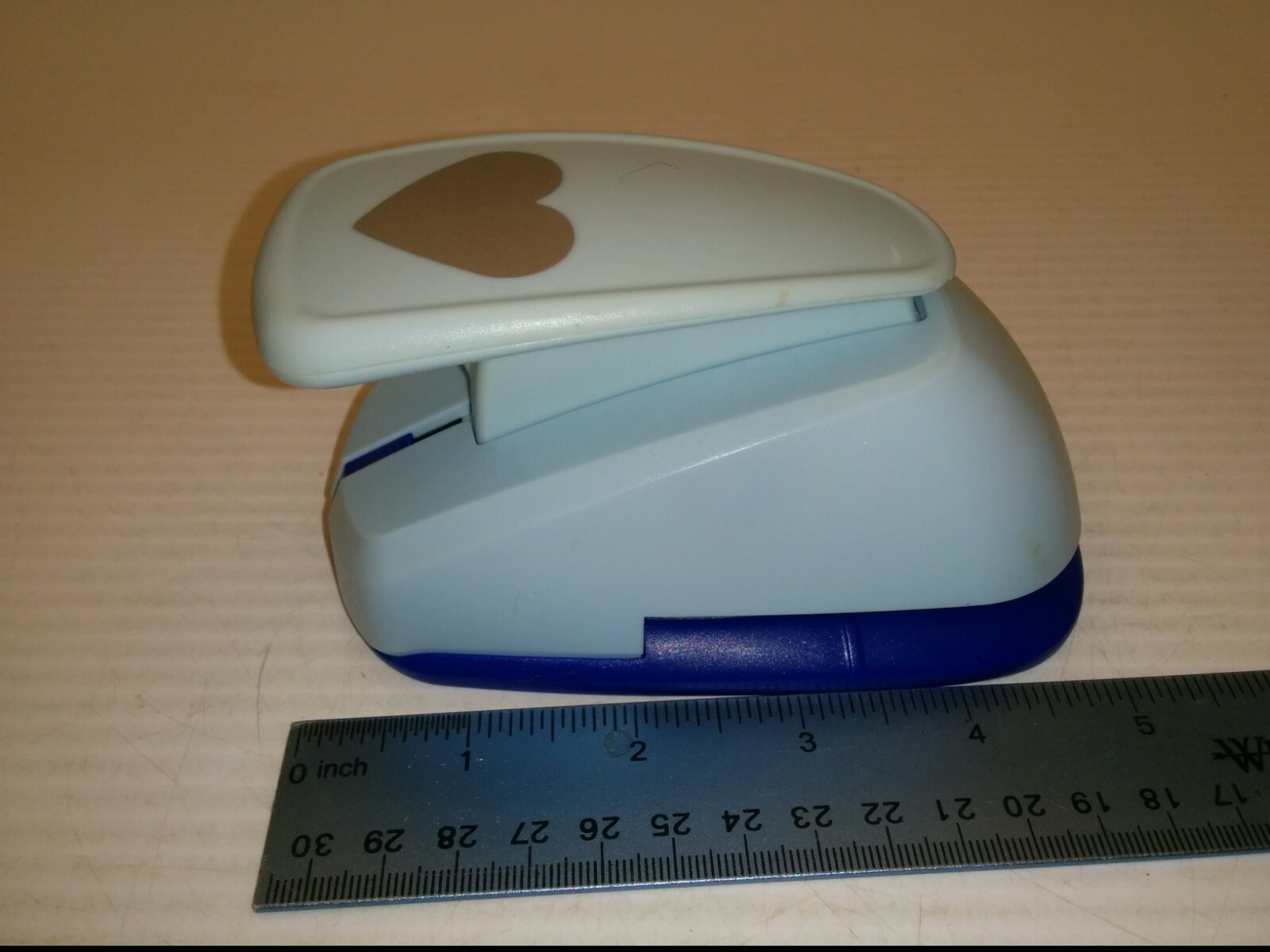 MARVY UCHIDA LARGE HEART PAPER PUNCH