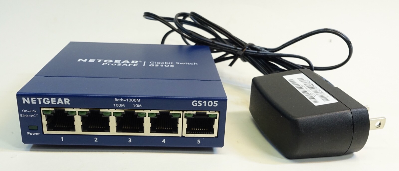 Netgear GS105v5 ProSAFE 5-Port Gigabit Ethernet Switch & AC Adapter