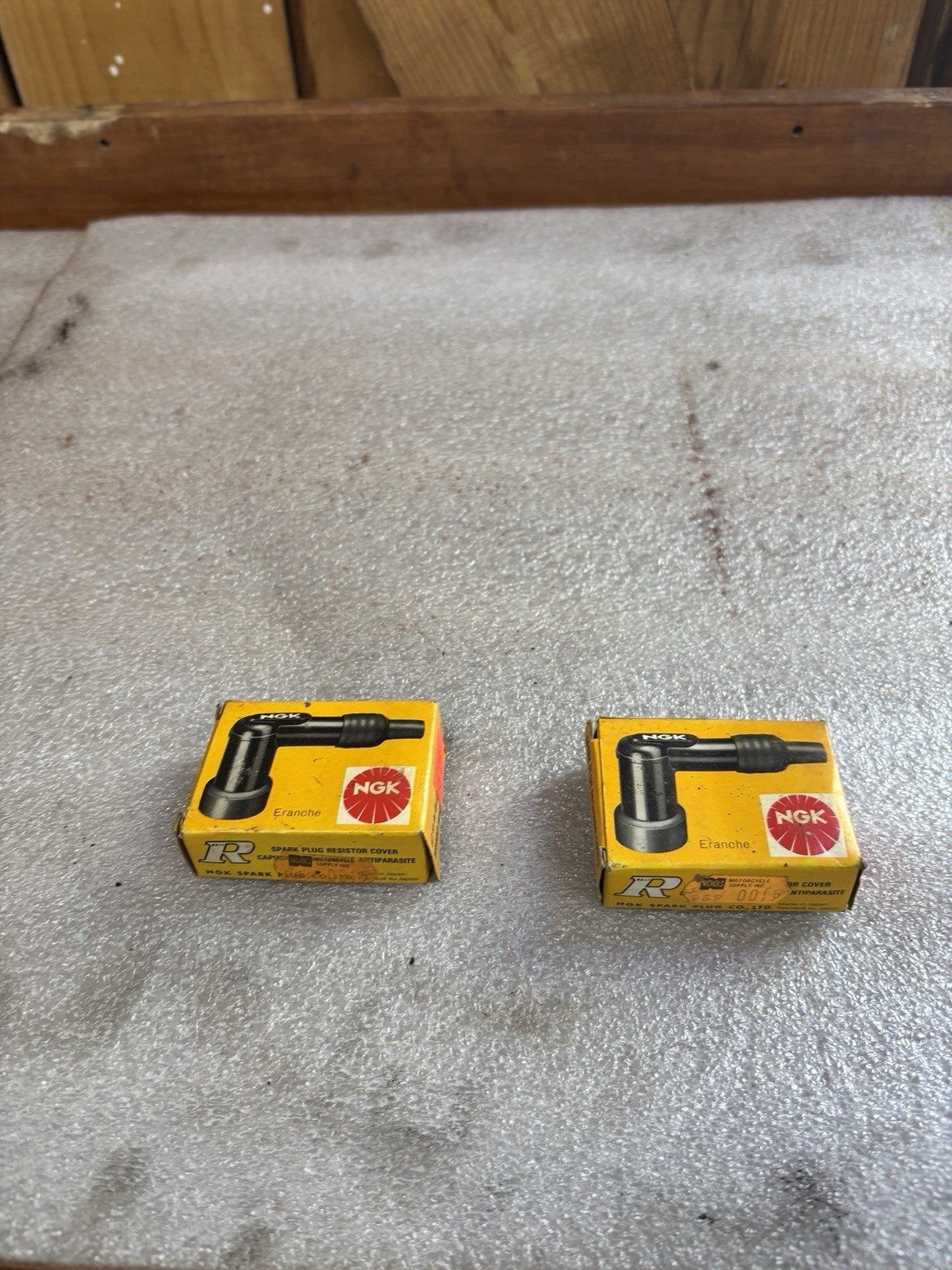 NGK Spark Plug Boot 8070 LD05FP 90 Degree