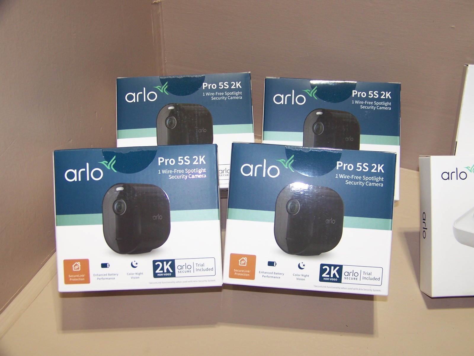 Arlo complete security system wireless 15+ pieces