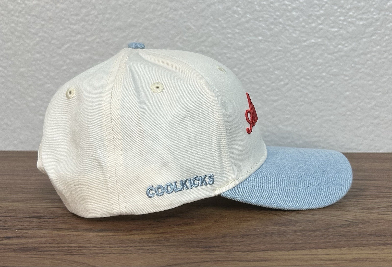 VeeFriends x CoolKicks (2025) | Awesome African Civet Cap | Cream/Blue (Limited)