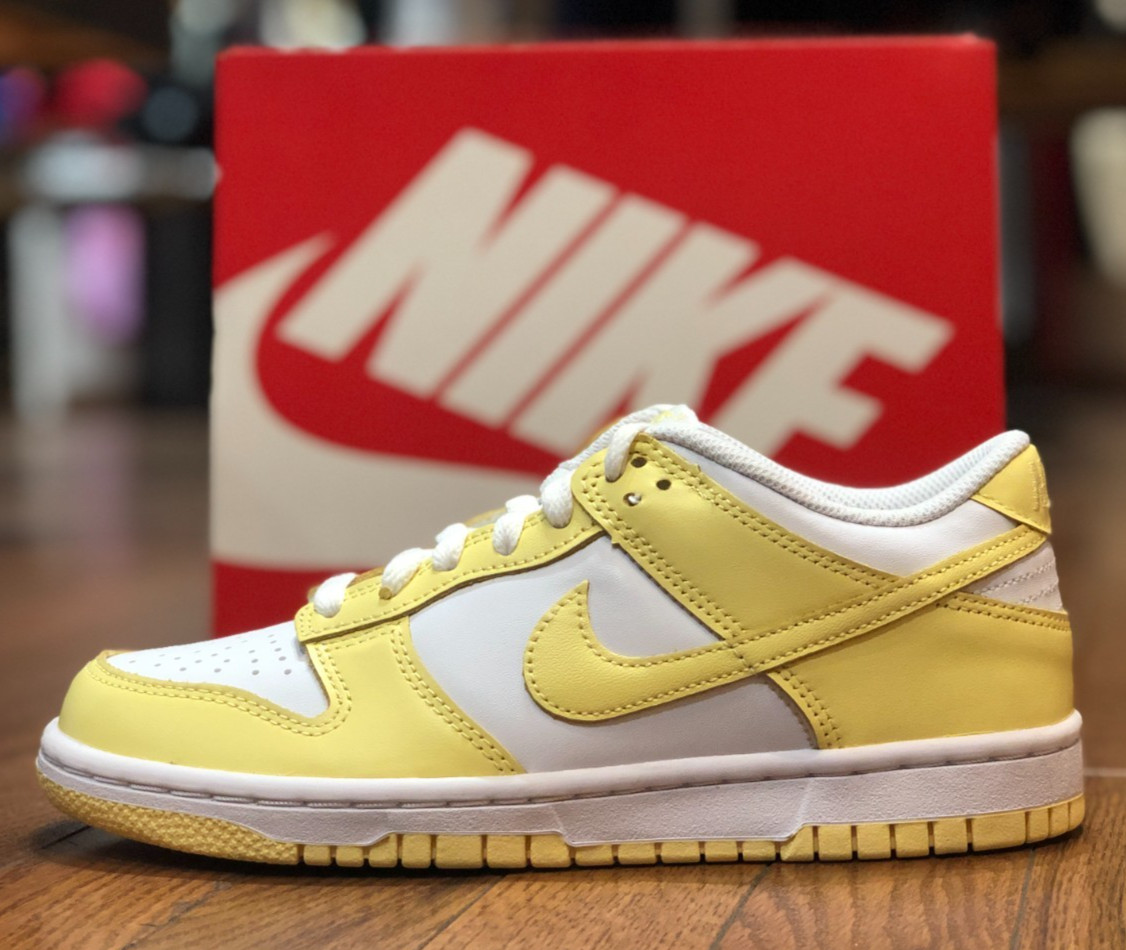 *NEW* Youth Grade-School NIKE DUNK LOW (GS) WHITE / SOFT YELLOW (FB9109 126) 👍