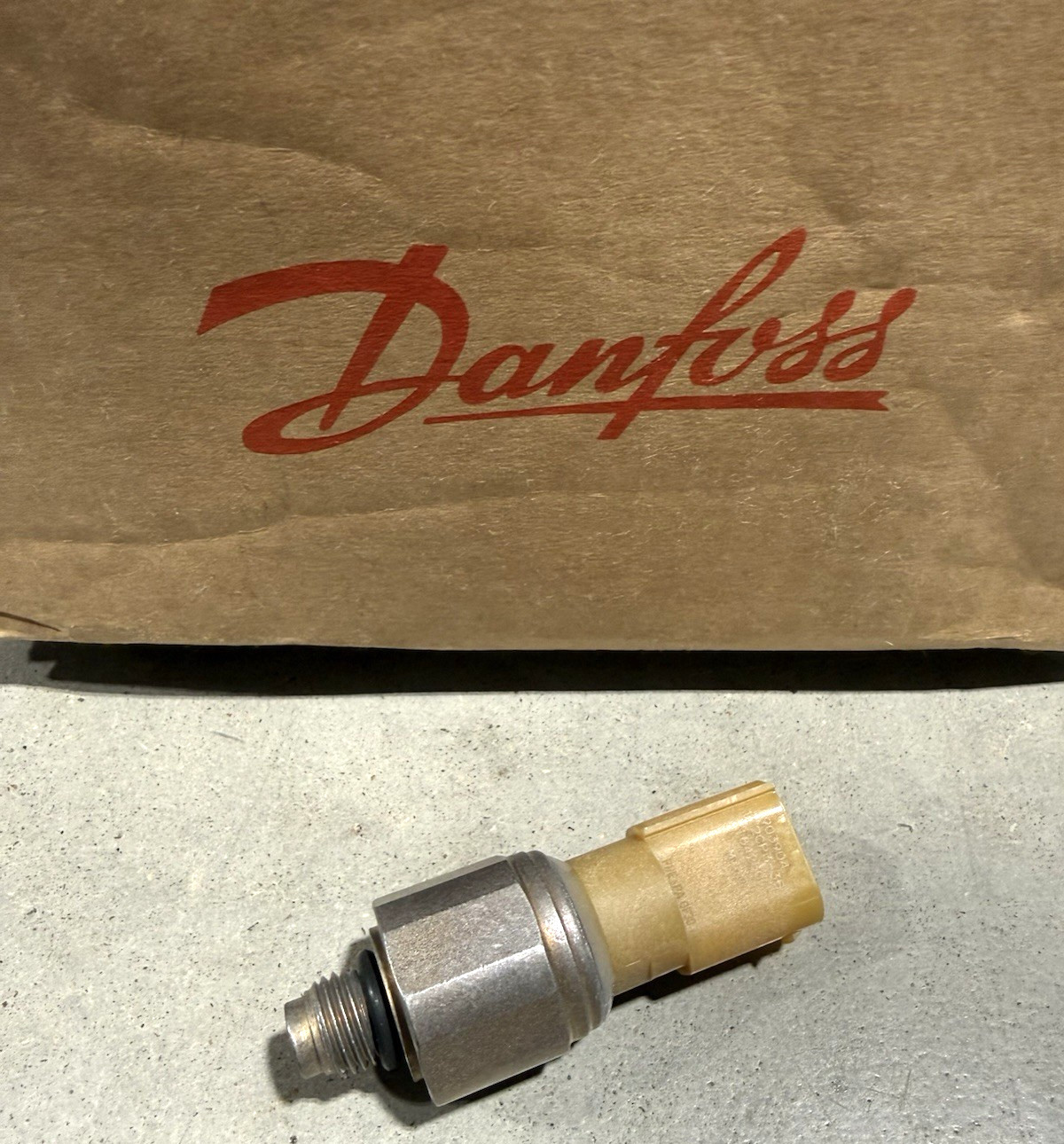 Danfoss Turbocor Compressor Discharge P/T Sensor Press Temp 100037-2 (OEM) *NEW*