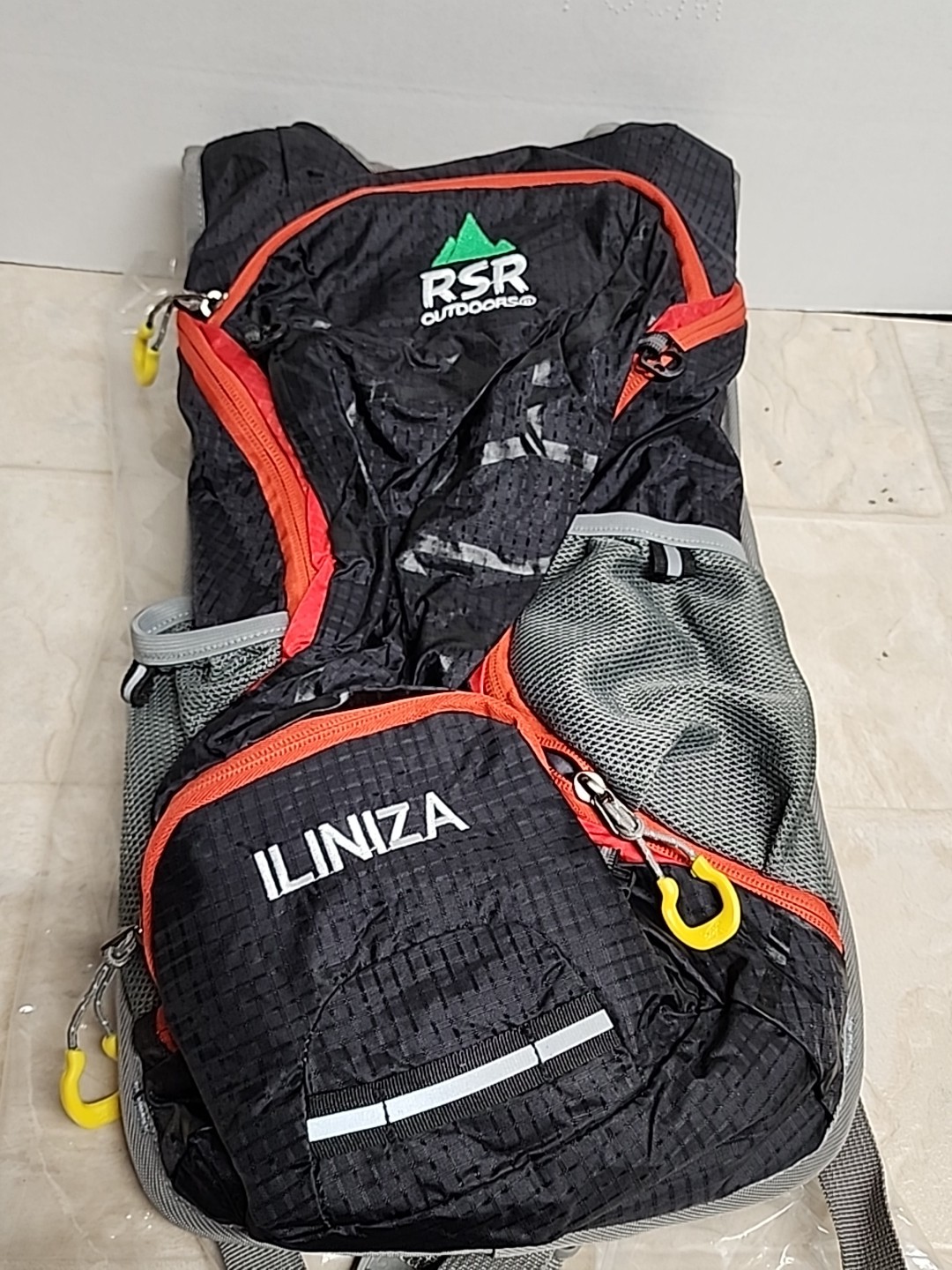 RSR OUTDOORS Backpack Hydration Water Mountaineering ILINIZA Volcanic Mountains