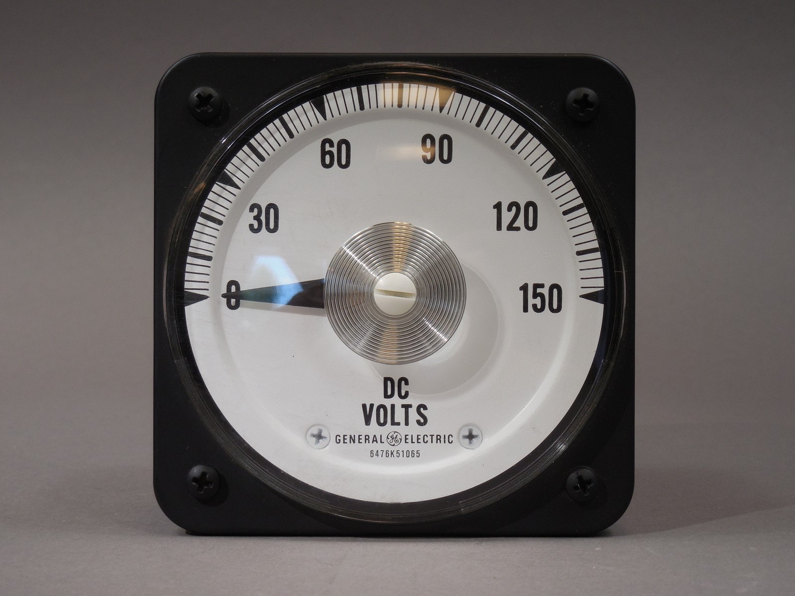 NOS - GE DC Voltmeter DB30 6476K51065 50-112011P2P2 0-150 VDC New Old Stock
