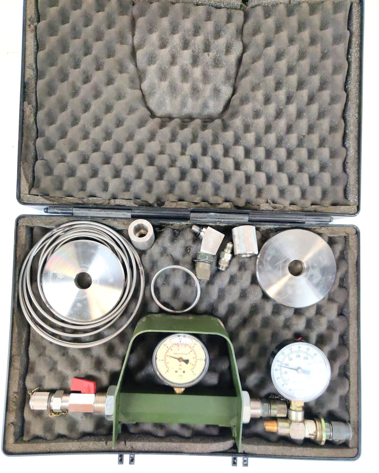 Landfeeld MS 0663 Ashcroft Pressure Gauge, Glycerin Filled 60 PSI w Accessories