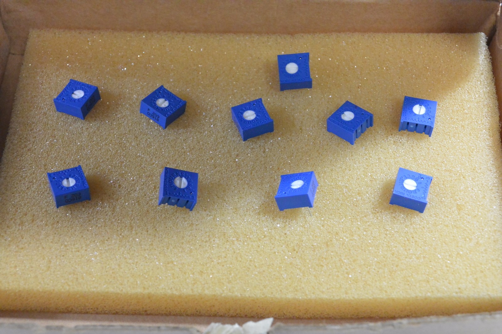 Bourns Potentiometer 3386F-1-203LF   Box of 10 new surplus  3386F1203LF