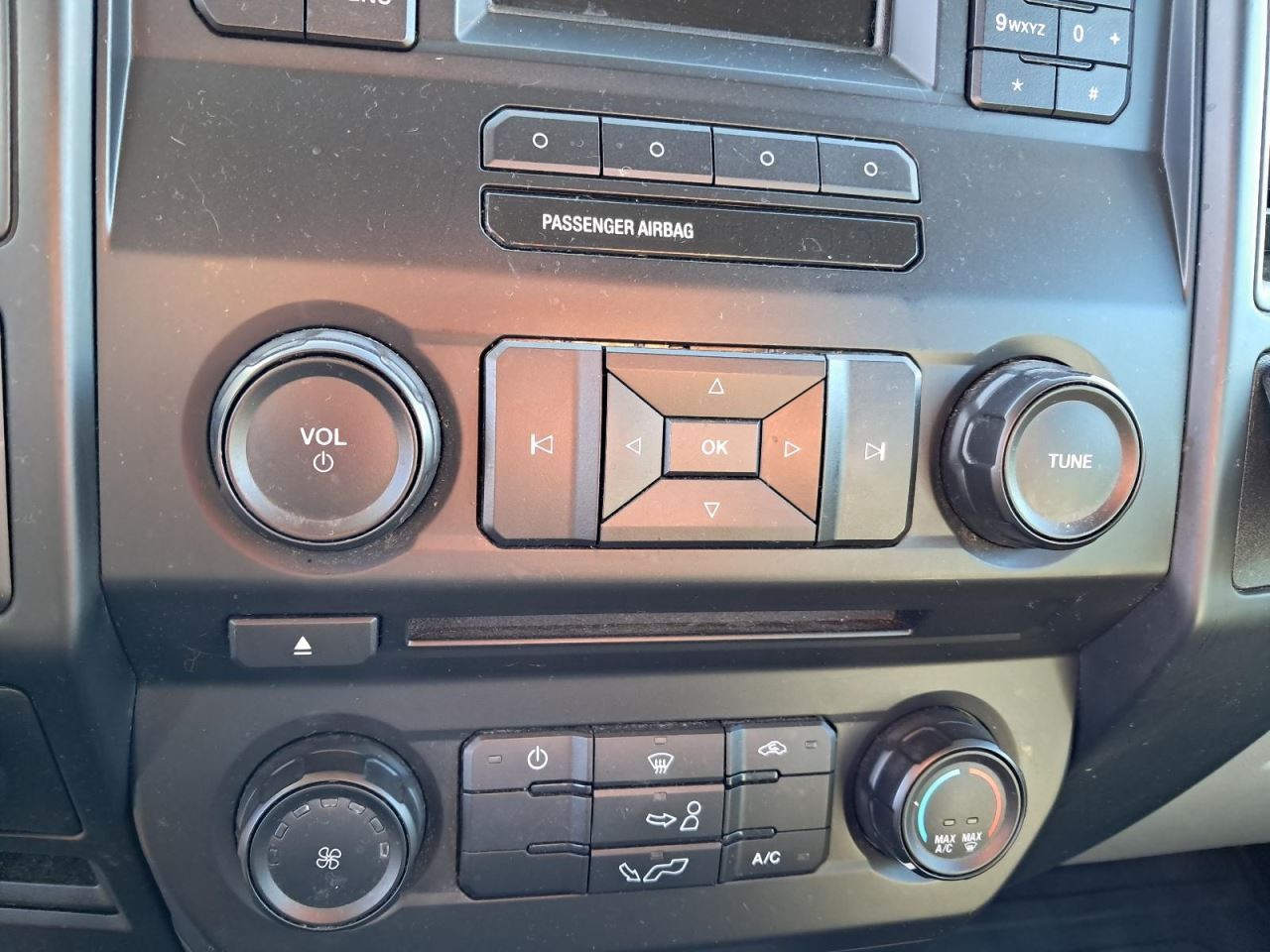 CC VOLKS 2013 Glove Box 4849402
