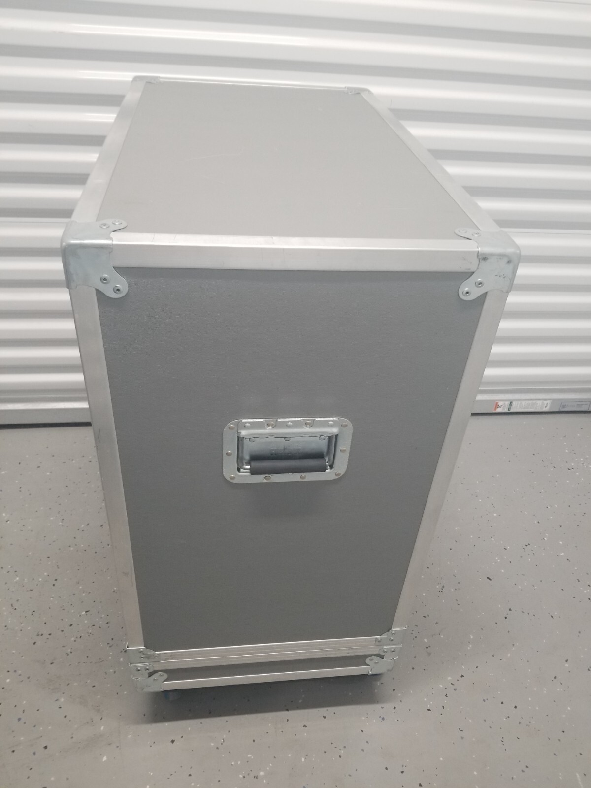 Cabbage Cases Amplifier Speaker Rolling Flight Case - 30 x 18 x 37H - Gray