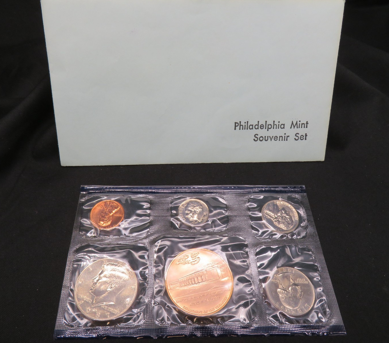1987 Philadelphia Mint Souvenir Set US 5 Coin & Medal Medallion W/ Envelope