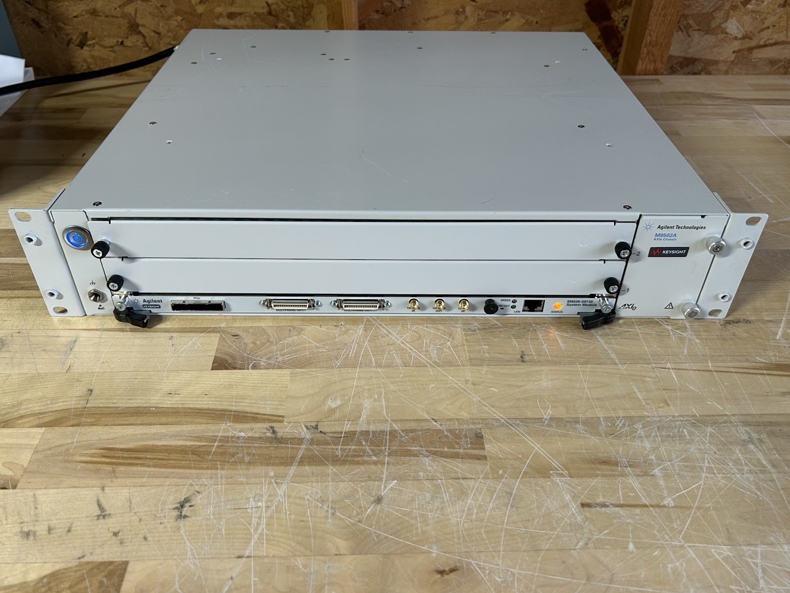 Agilent Technologies M9502A : AXIe 2-Slot Chassis Excellent Working!