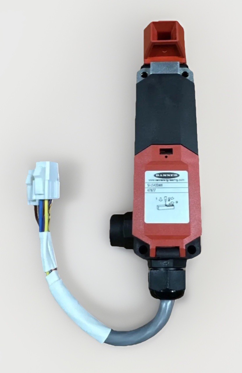 NEW! BANNER SI-LS42DMH INTERLOCK SWITCH WITH HARNESS. FREE SHIPPING!        C6