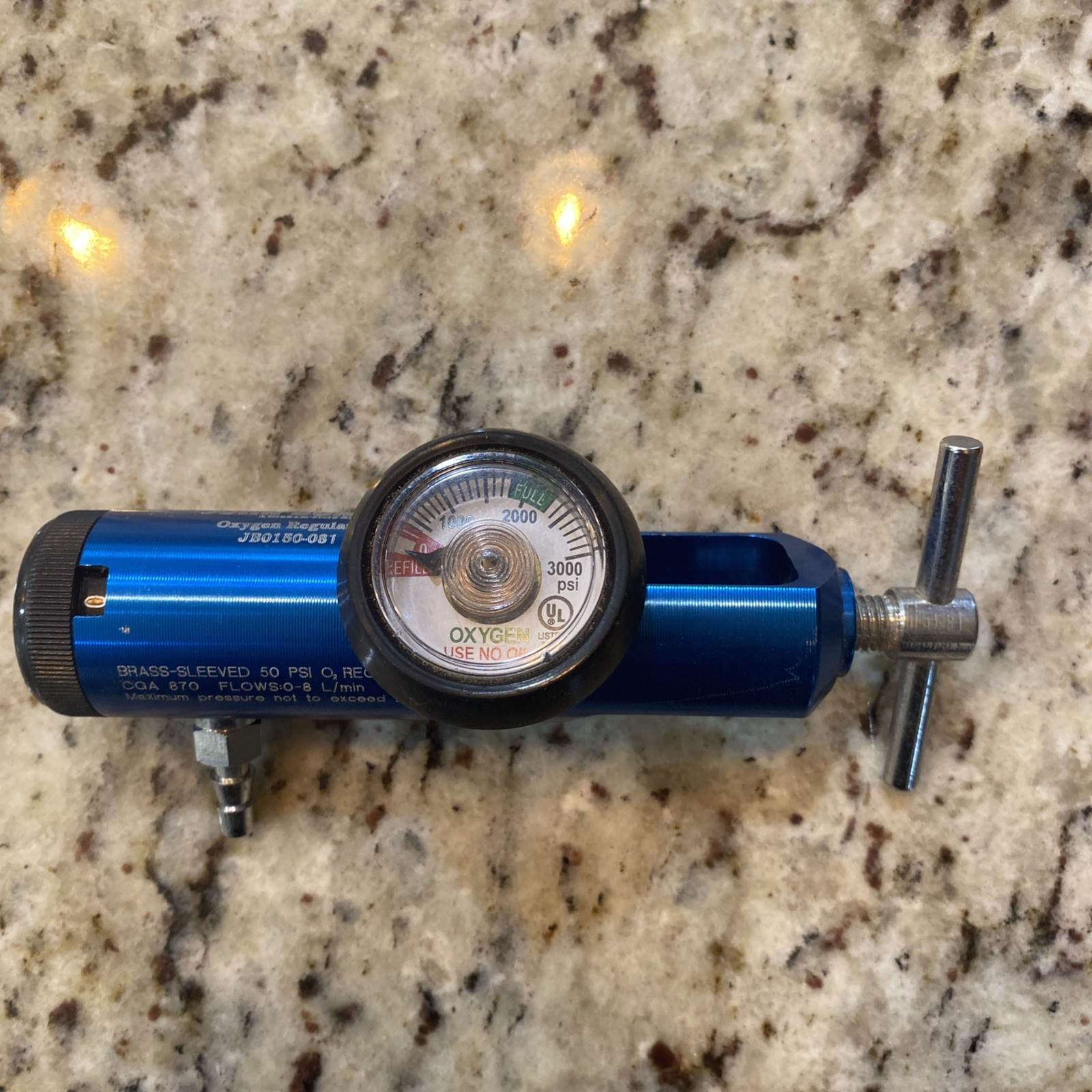 Preowned John Bunn JB0150-081 8 LPM Oxygen Regulator w/ Gauge 50 Psi O2 Reg Blue