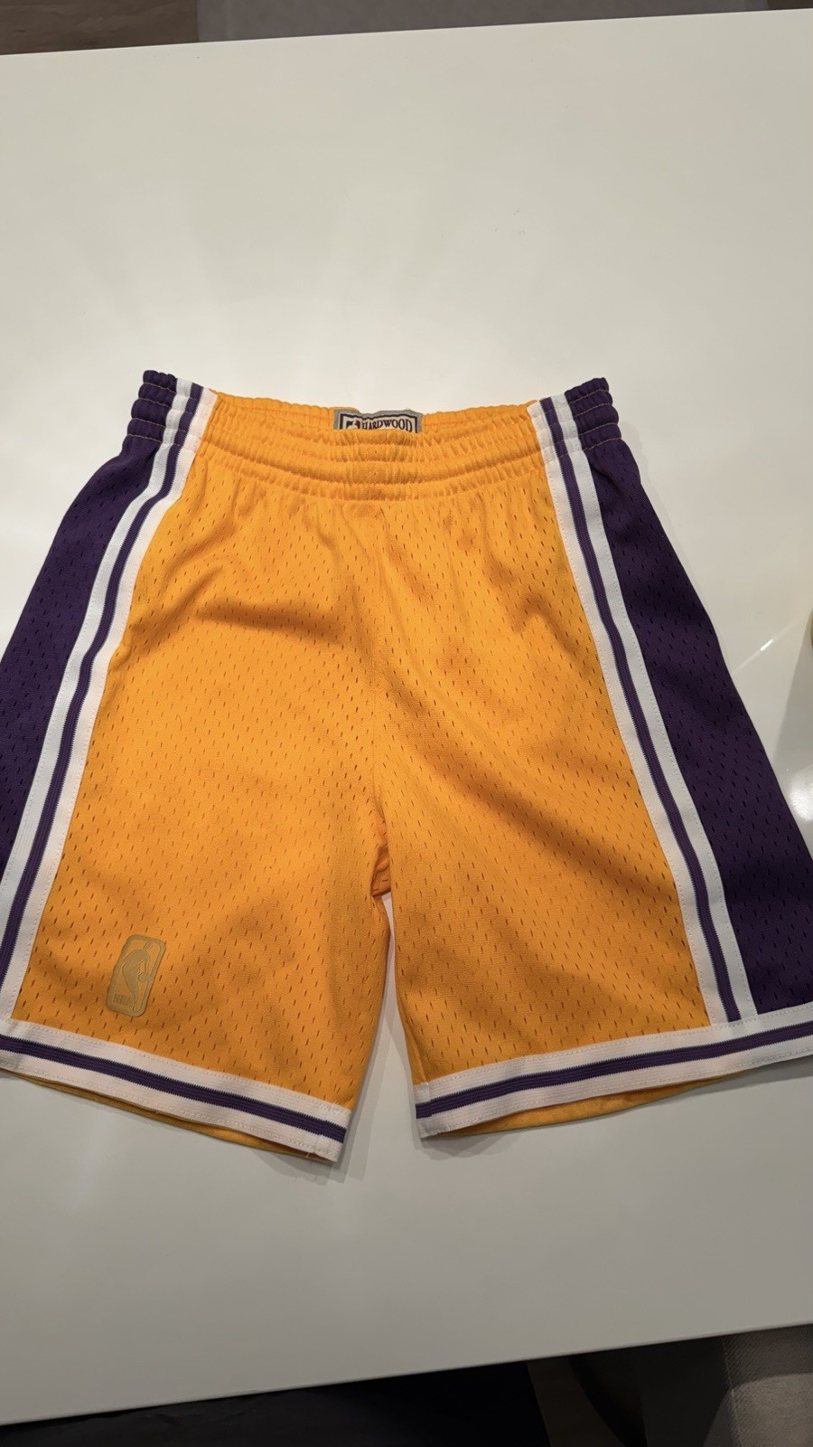 Mitchell & Ness NBA Hardwood Classics Basketball Shorts Yellow Small