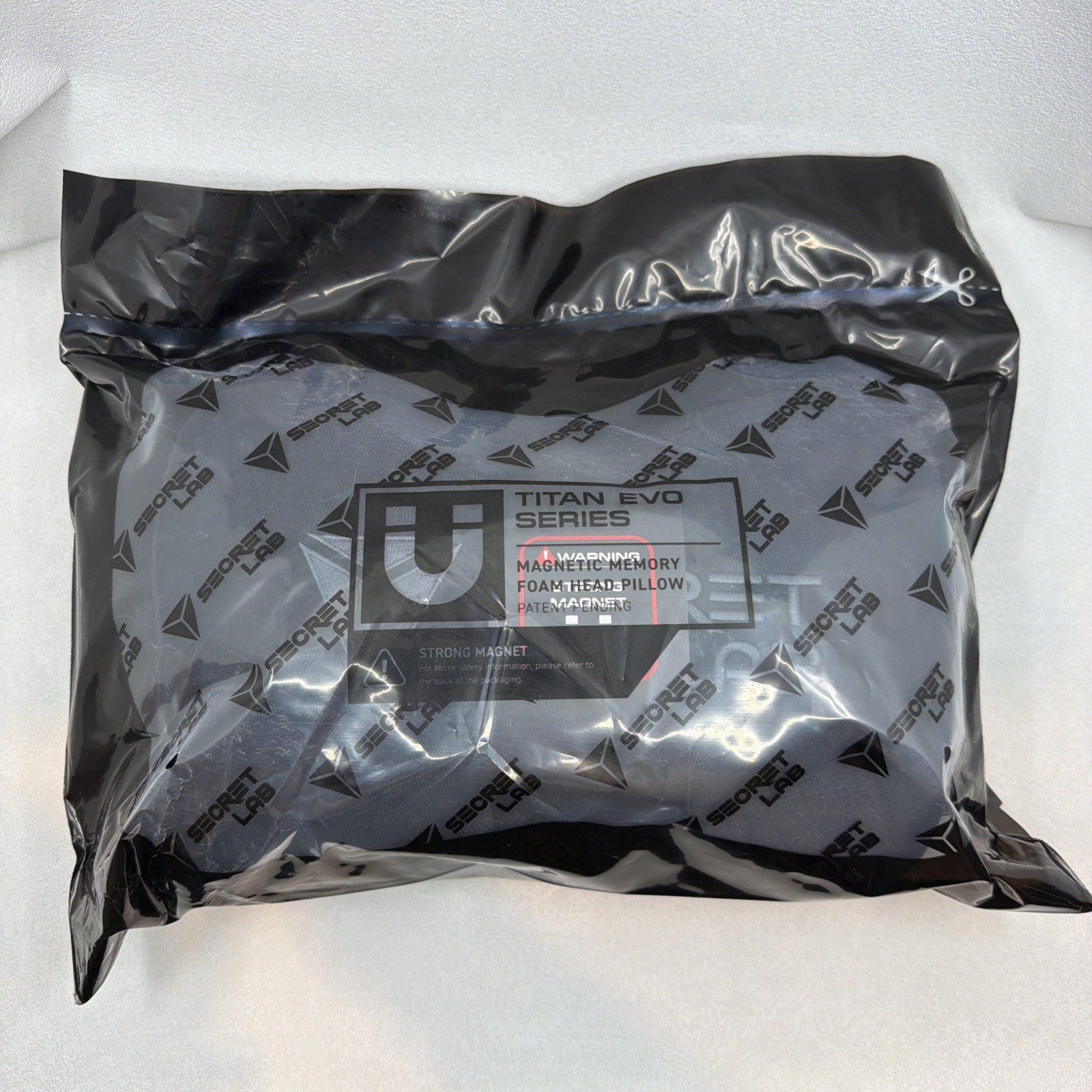 Secret Lab TITAN Evo Magnetic Memory Foam Head Pillow Black Gaming Chair NEW