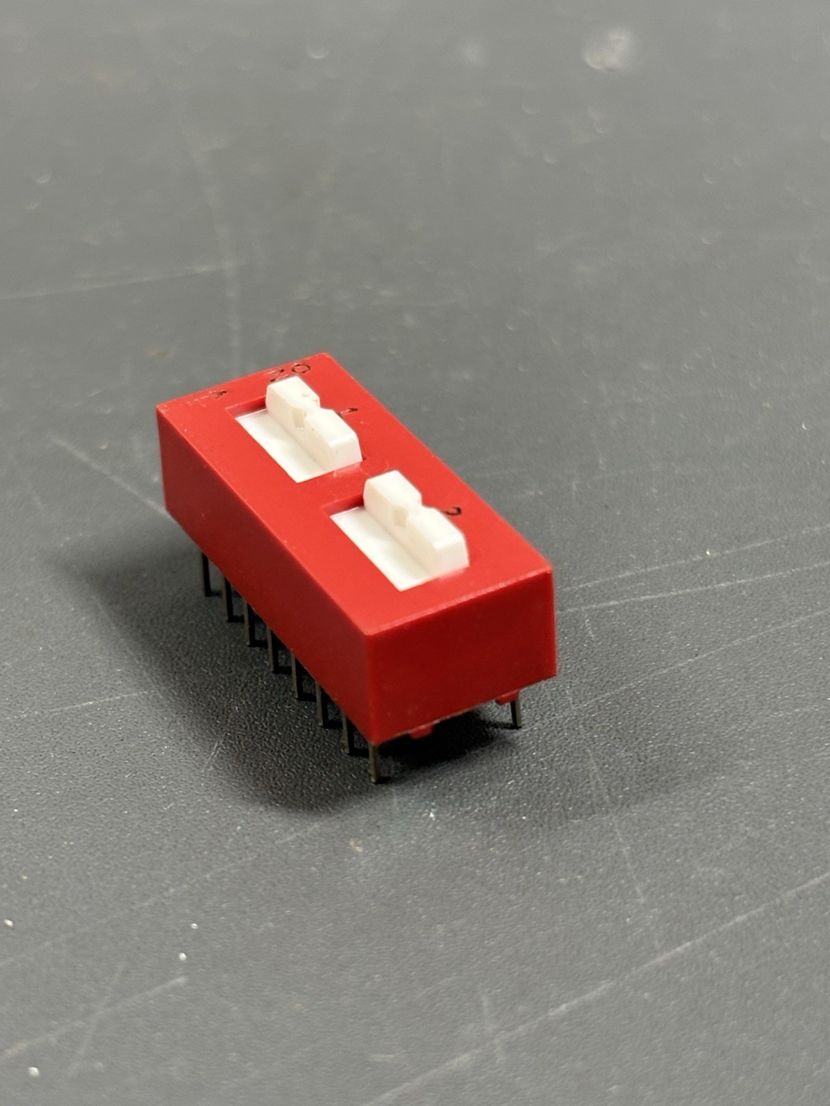 7x 2-Position DIP Switch PCB Through Hole Red