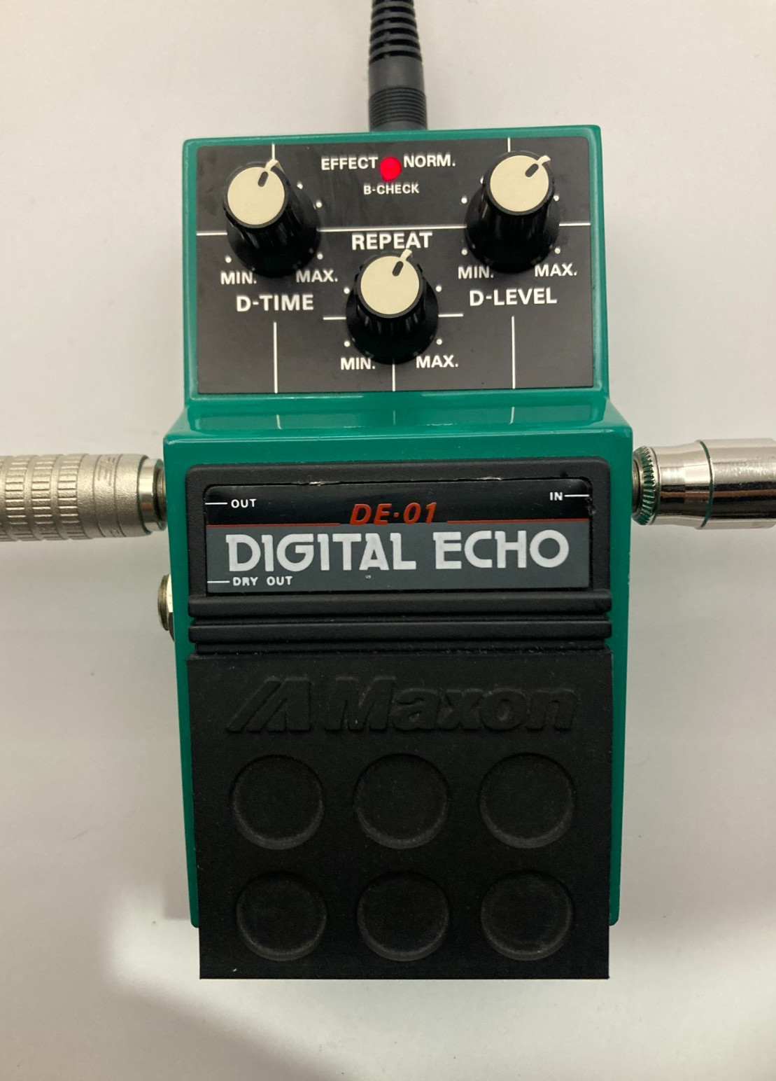 Maxon DE-01 DIGITAL ECHO Rare Made in Japan Guitar Effect Pedal