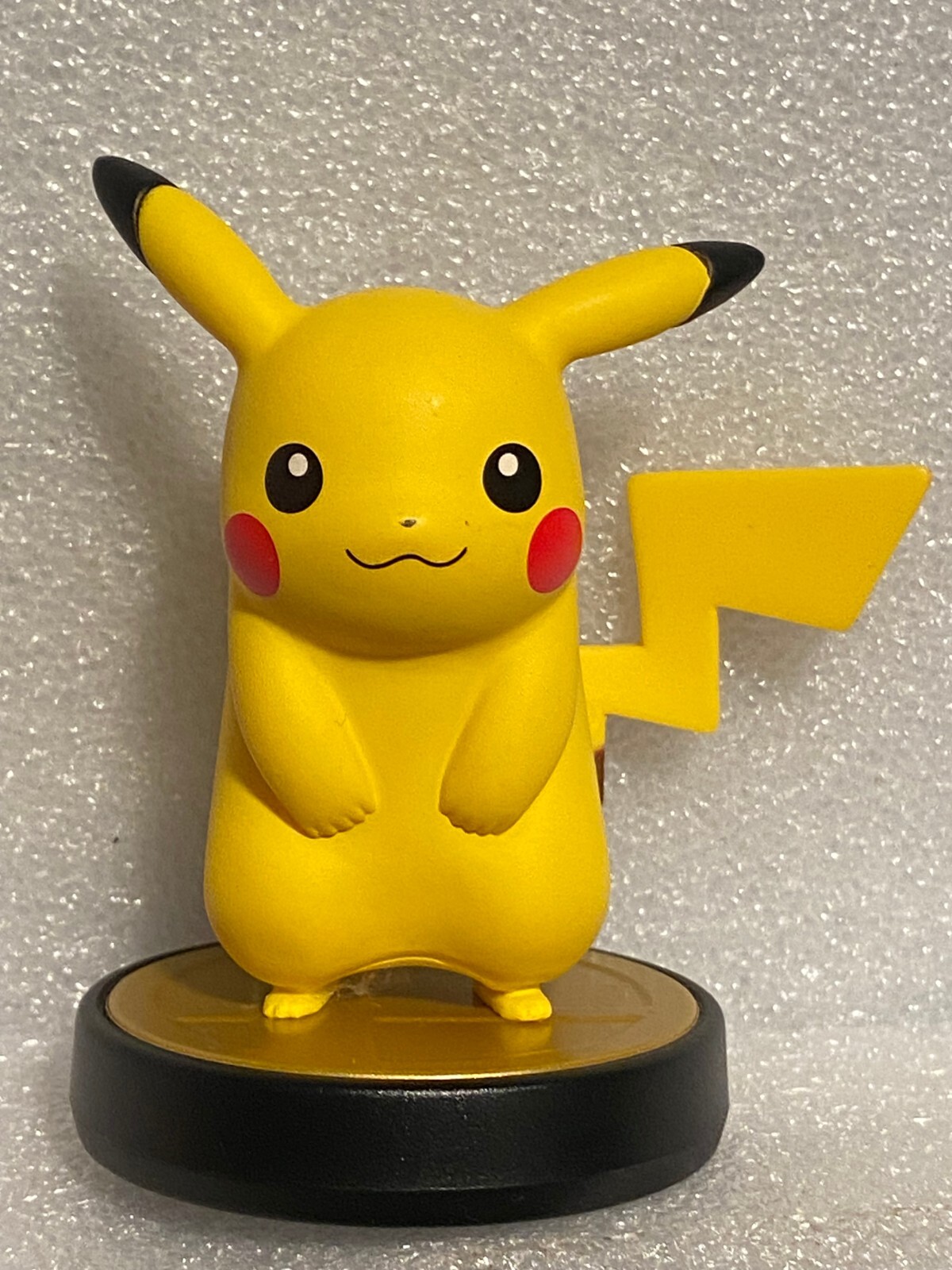 Nintendo Amiibo Pikachu *Pre Owned/No Package* ppp1