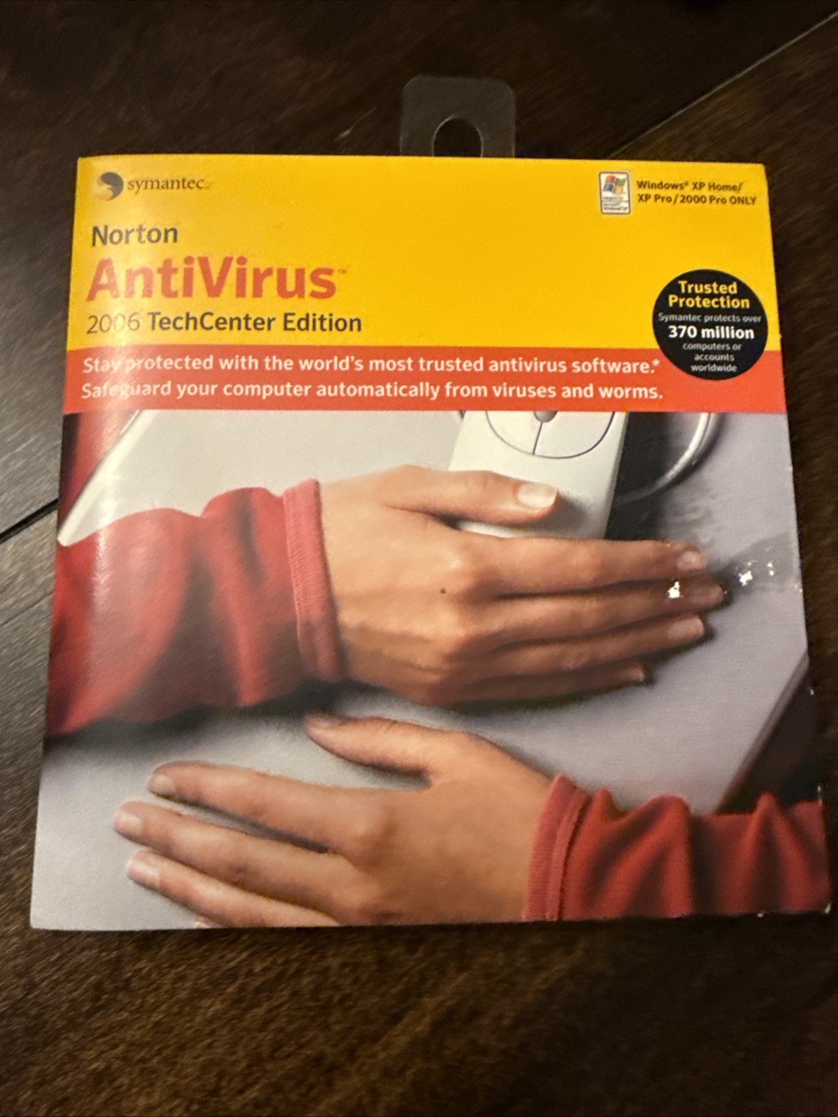NORTON Internet Security CD-ROM 2006 PC Antivirus Unopened Prop