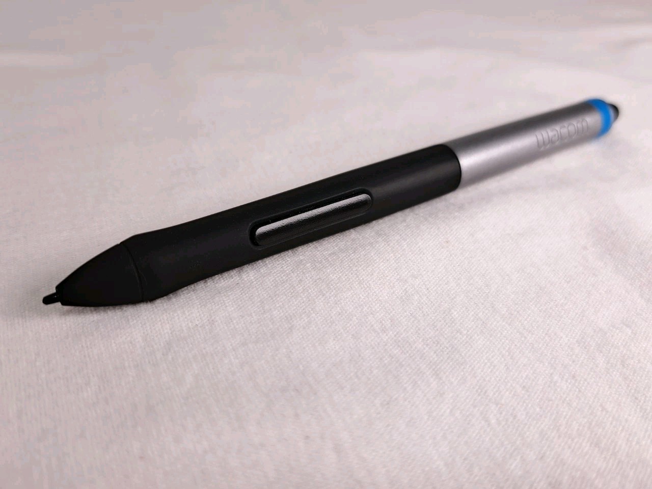 Wacom Intuos CTH-680 Medium Creative Pen & Touch Tablet