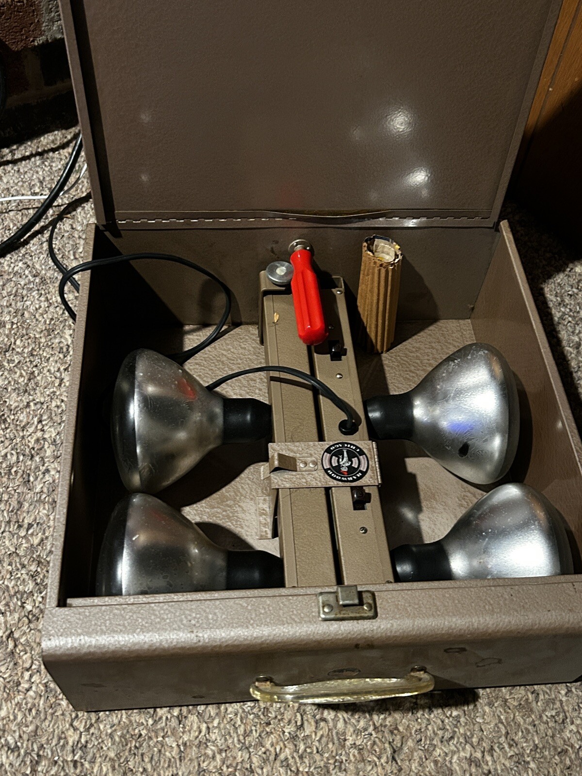 Vintage Harwood Chicago Movie Studio Lighting Photography Bulbs Shoot Bar w Case