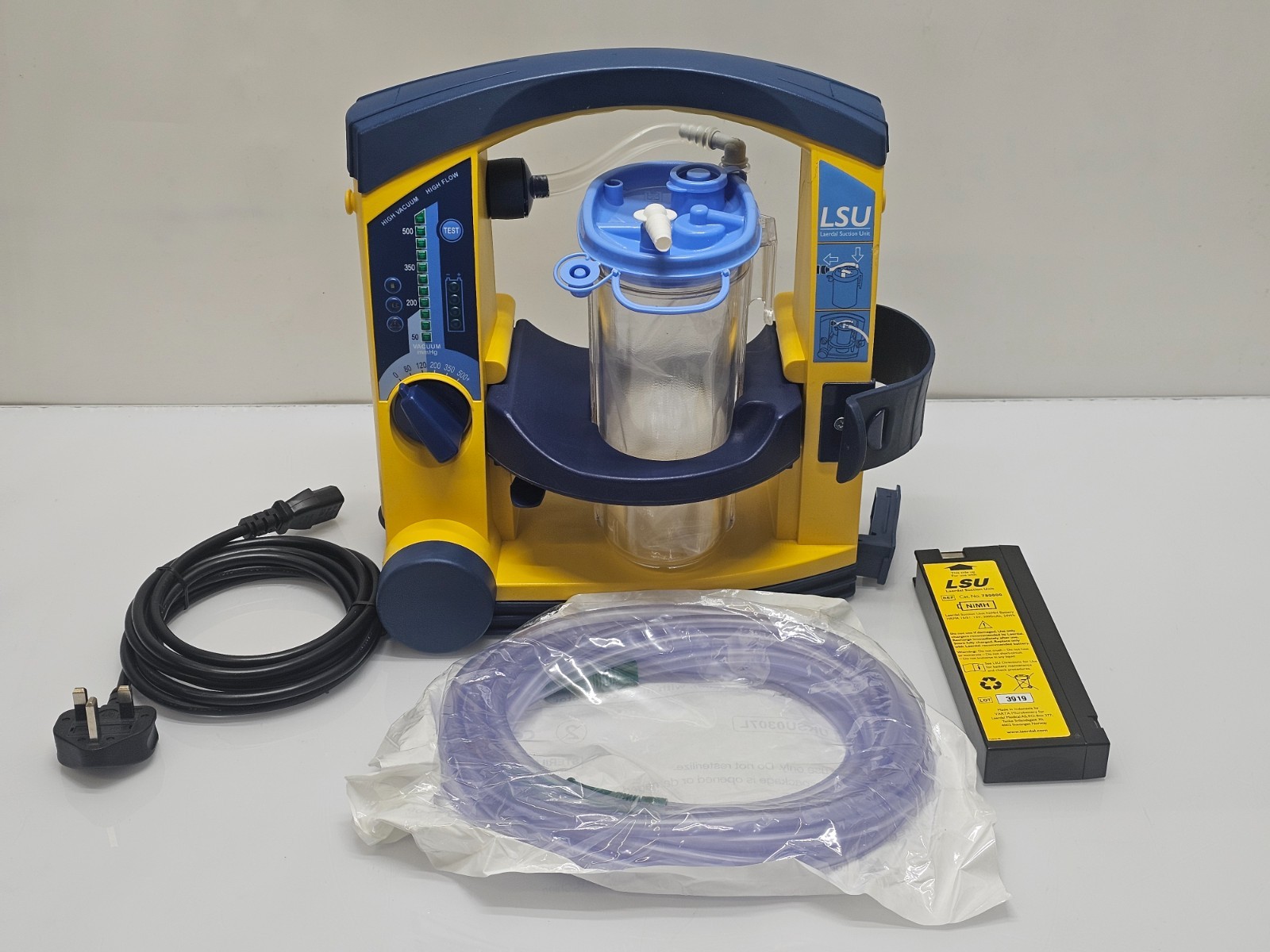 Laerdal LSU Suction Unit Portable Suction Pump+Tubing+Warranty+New Battery