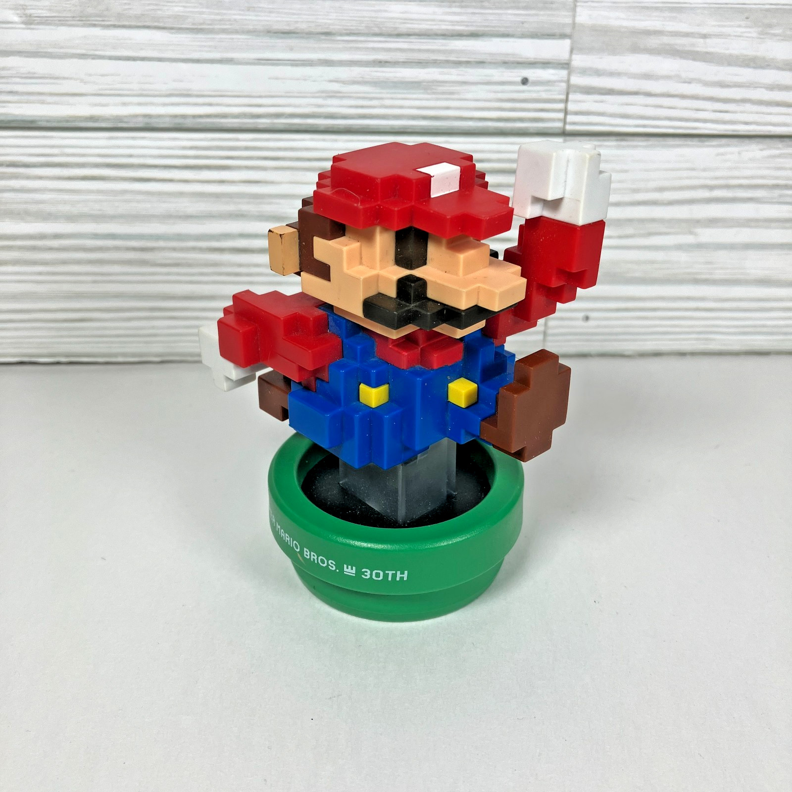 Nintendo Amiibo Mario 30th Anniversary Series Classic Color 8-Bit