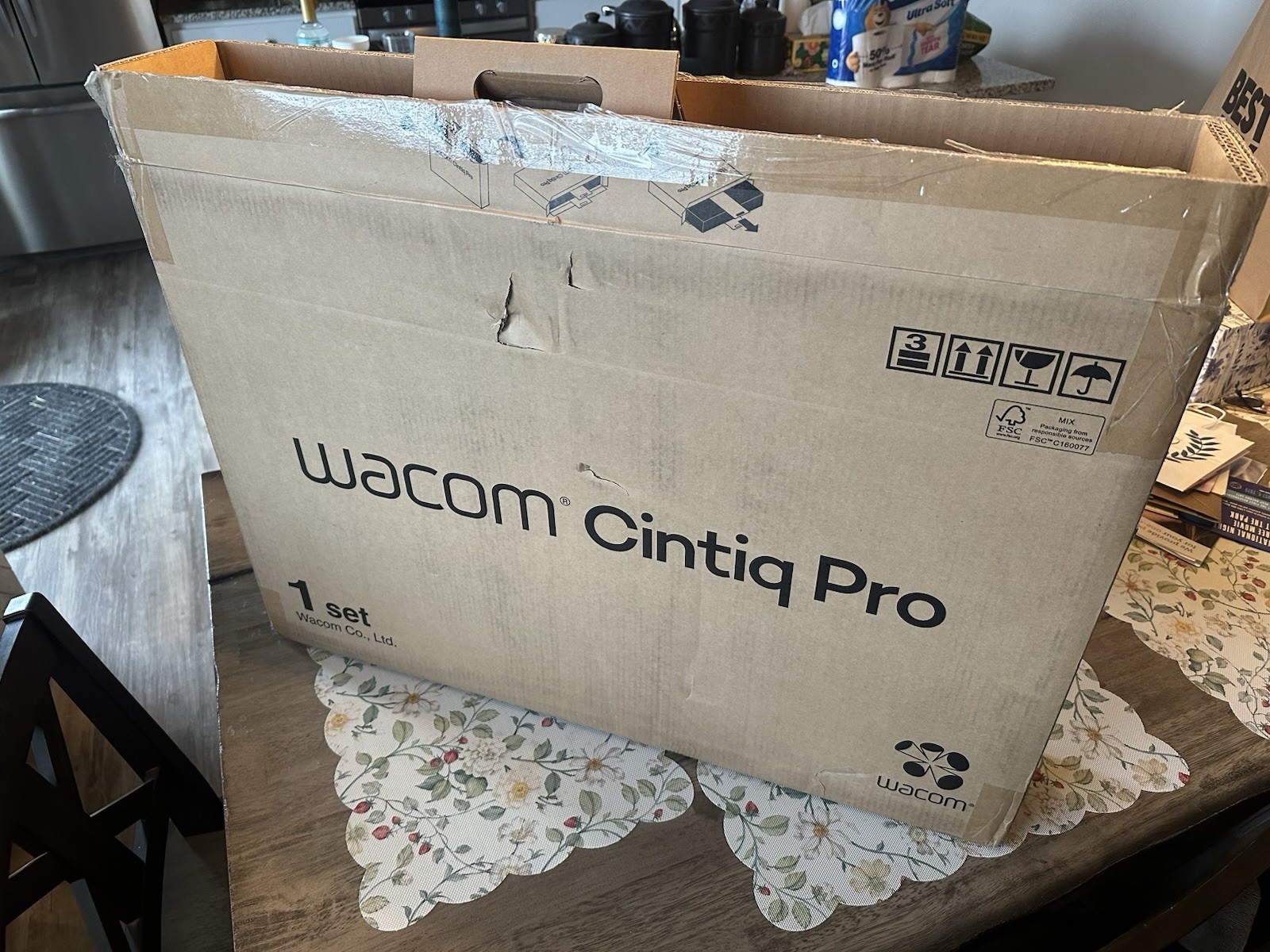 Wacom Cintiq Pro 27 Creative Pen Drawing Tablet