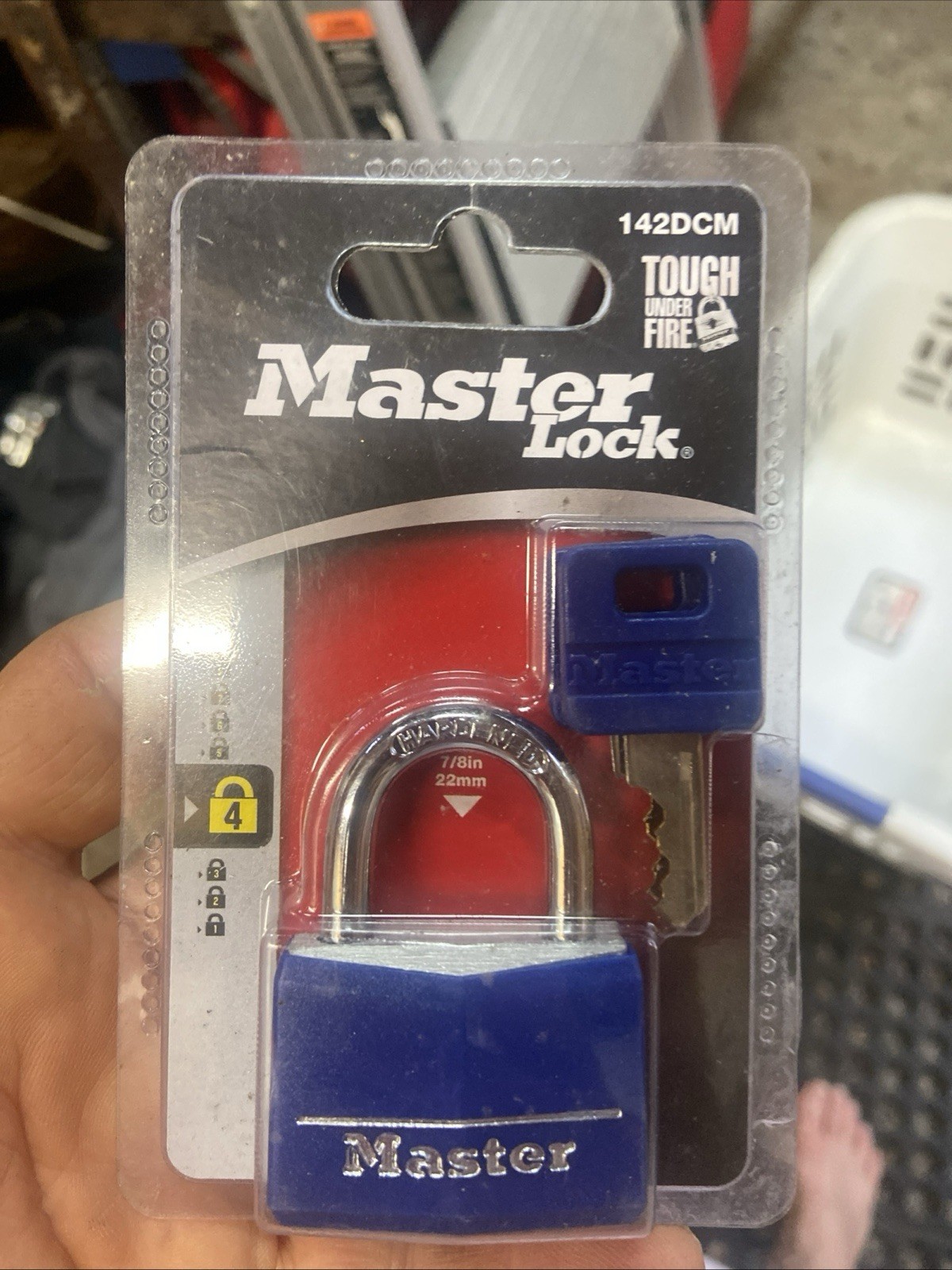 Master Lock 142DCM Covered Aluminum Keyed Padlock, 1-Pack, Blue