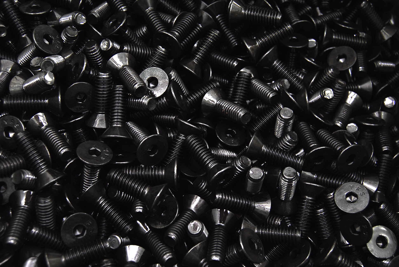 (150) Flat Socket Head 5/16-18 x 1 Cap Screw Allen Black
