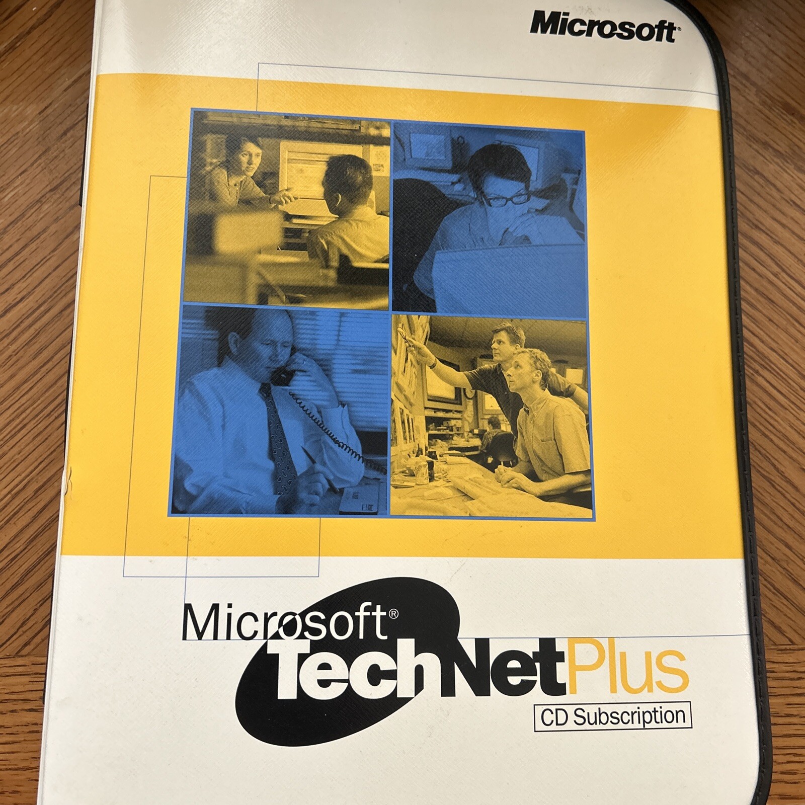 Microsoft TechNet Plus Binder +6 Software CDs XP & Office 2003 Business Manager
