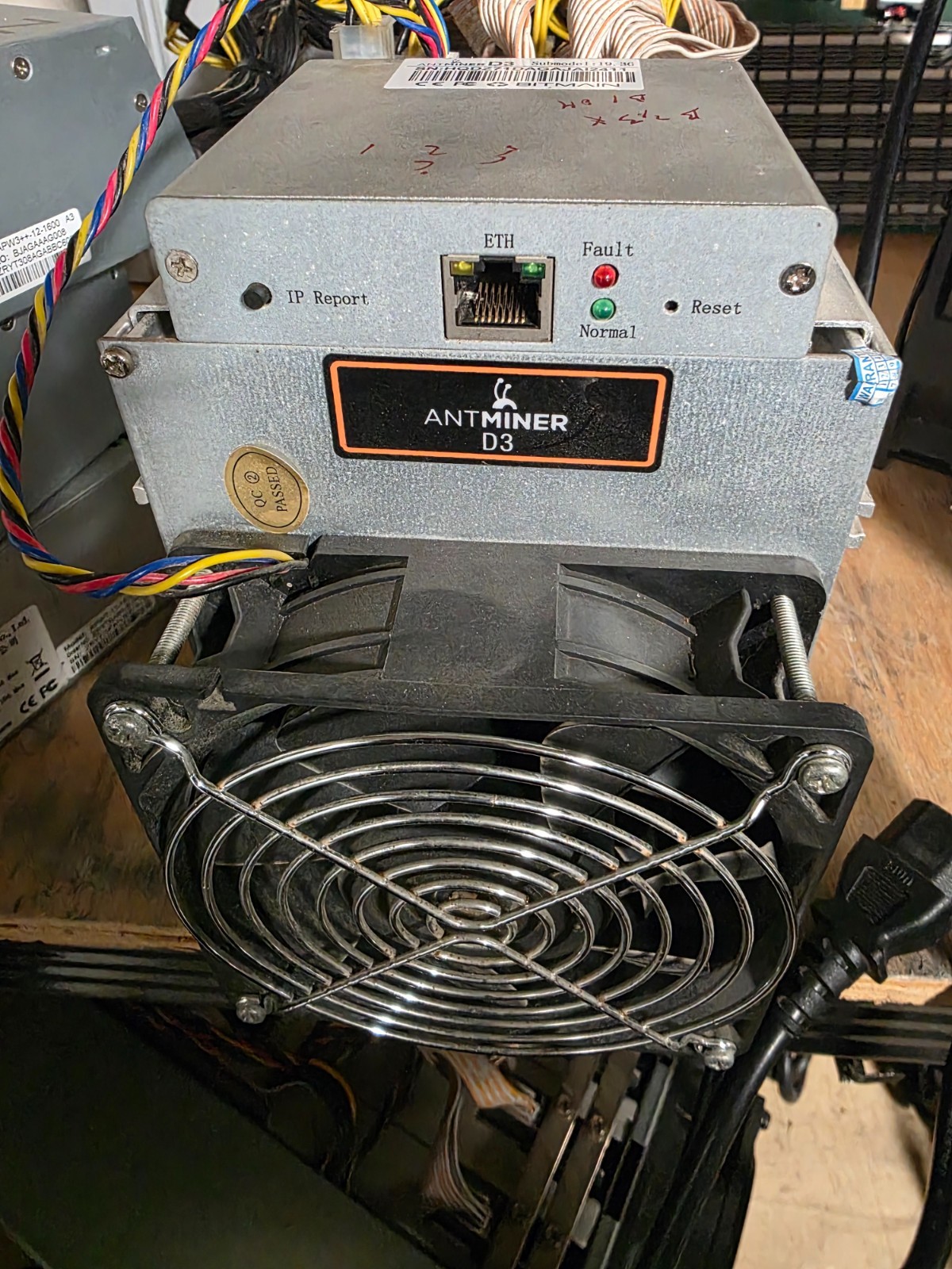 Bitmain Antminer D3 19.3Gh Mining  Algorithm -DASH X11 with 220v PS
