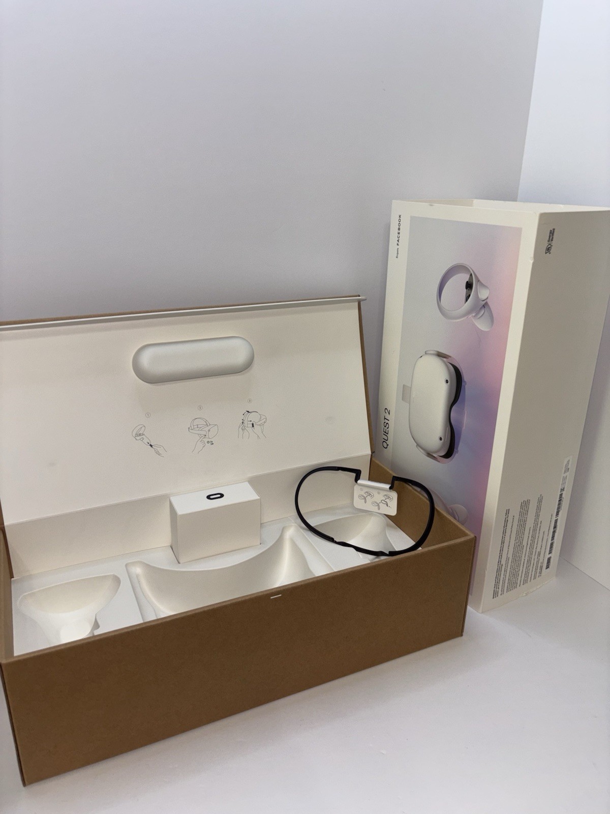 Oculus Quest 2 256gb box only Perfect Condition