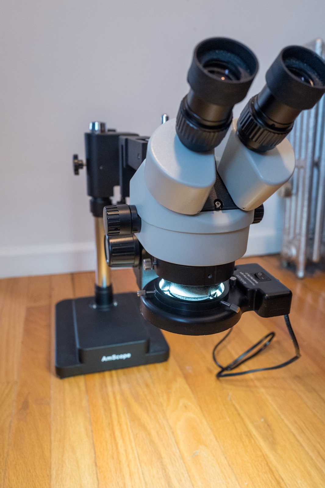 AmScope 3.5X-90X Circuit Board Assembly Boom Stand Stereo Microscope + Fluoresce