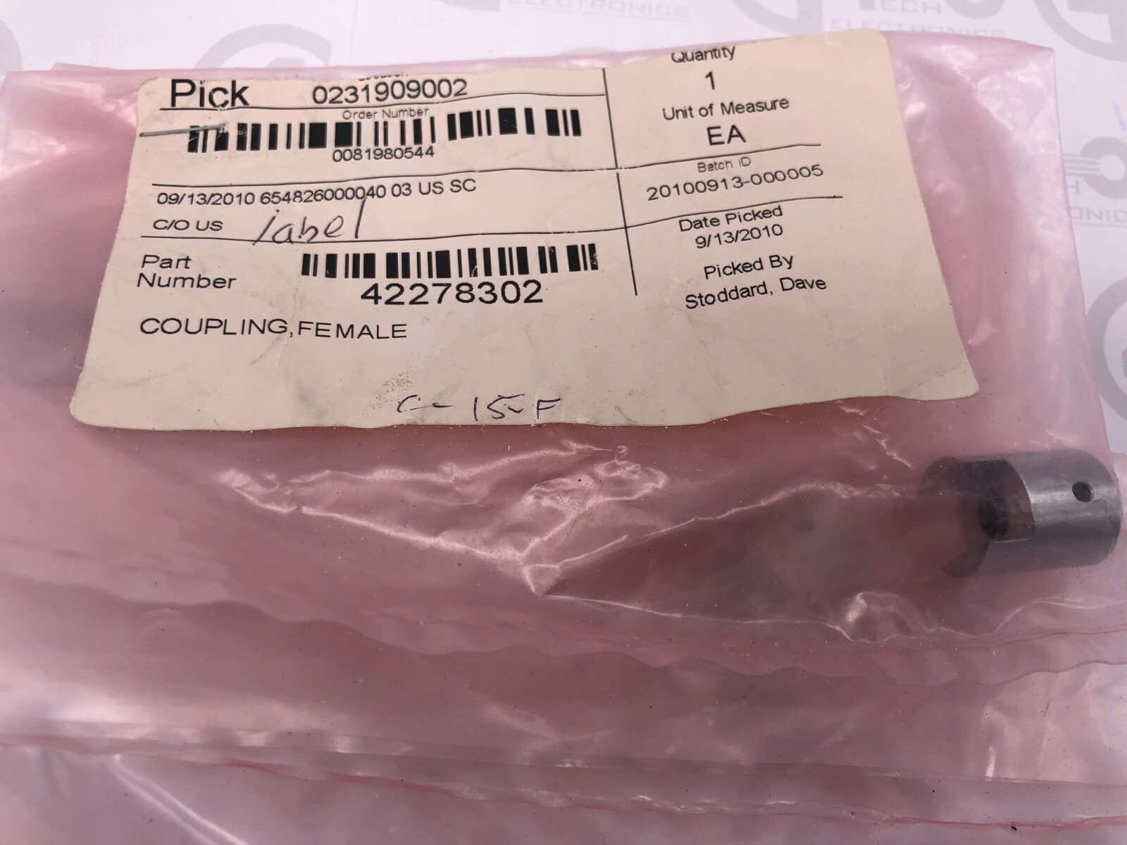 Universal Instruments 42278302 Female Coupling
