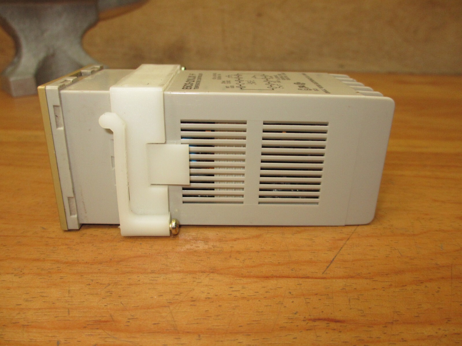 Omron E5CS-Q1KJX-F *USED POWERS UP* Temperature Controller