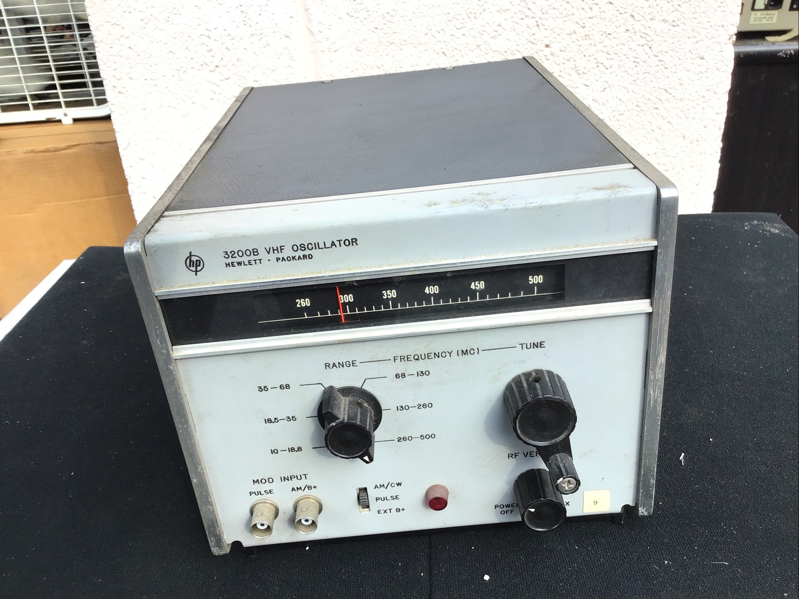 hp 3200B VHF Oscillator