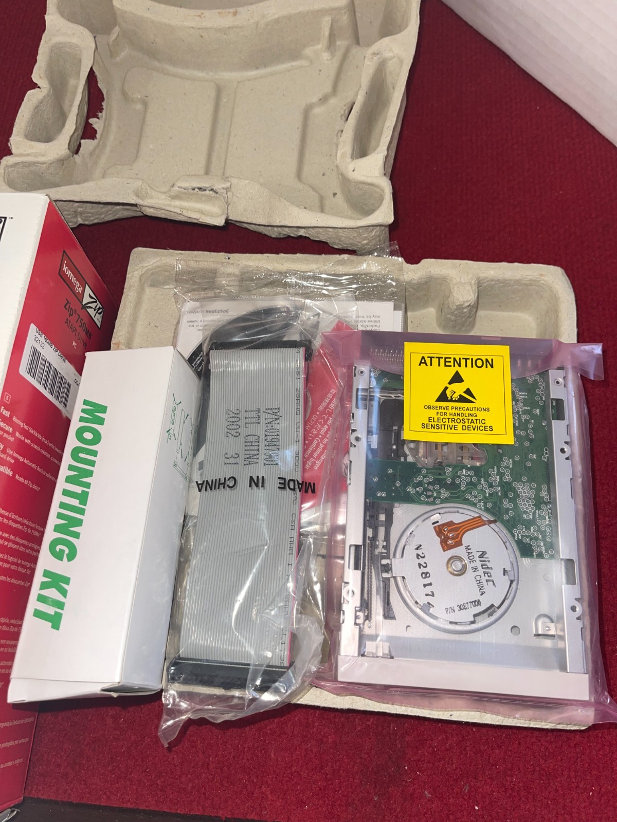Iomega Z750ATAPI 750MB Internal 3.5" IDE P-ATA ZIP Drive