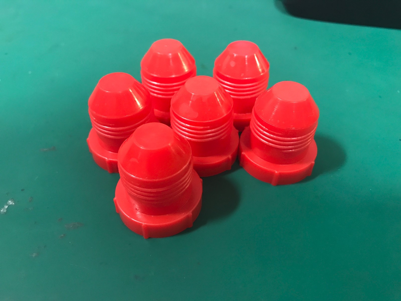 THREADED PLUG-PT-40-LDPE-RED (pack of 100)