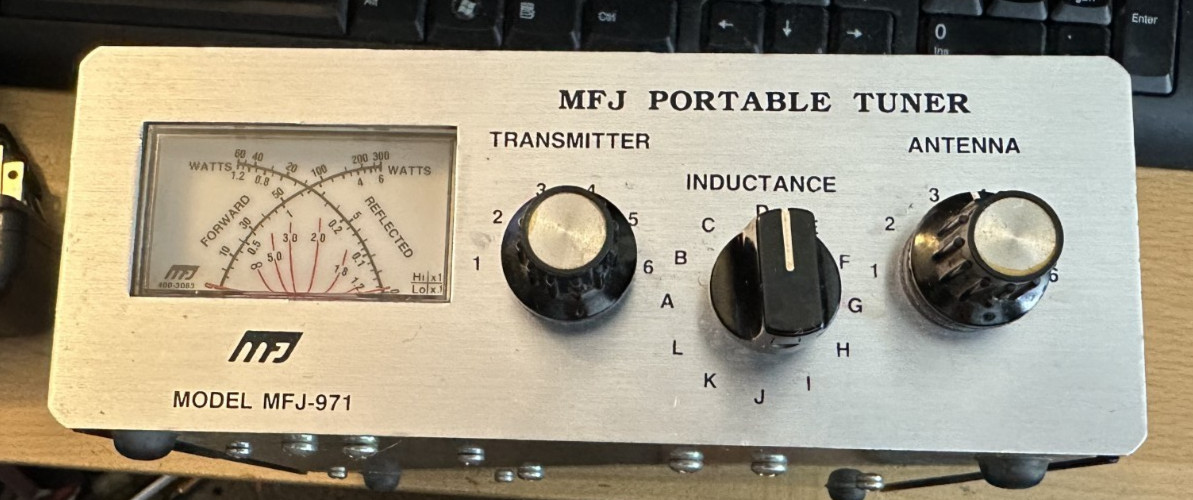 Used MFJ-971 Portable HF Tuner 1.8～30MHz QRP 6/30/300Ｗ Cross Needle SWR